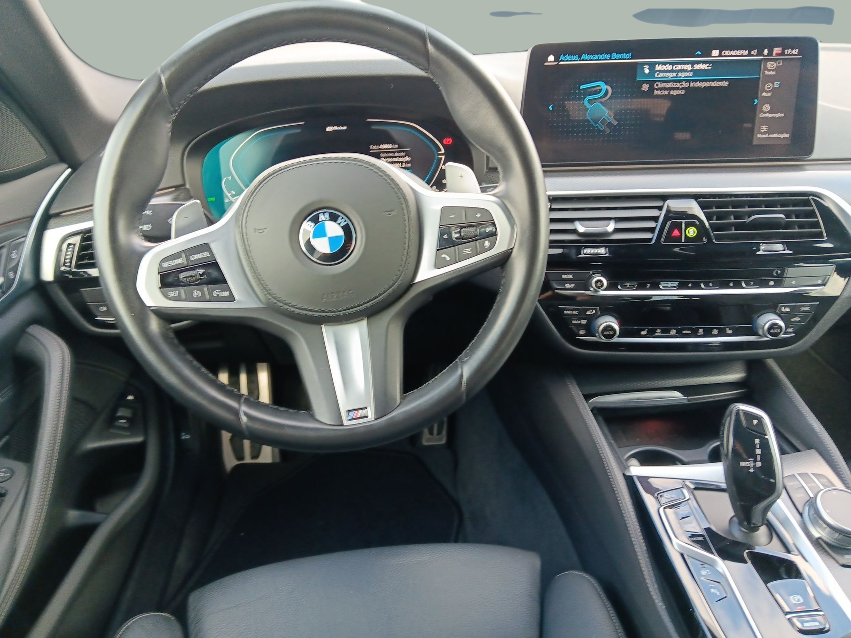 BMW Série 5 530e Touring color Negro. Año 2021. 215KW(292CV). Elétrico / Gasolina Híbrido. En concesionario Caetano Baviera Maia de Maia