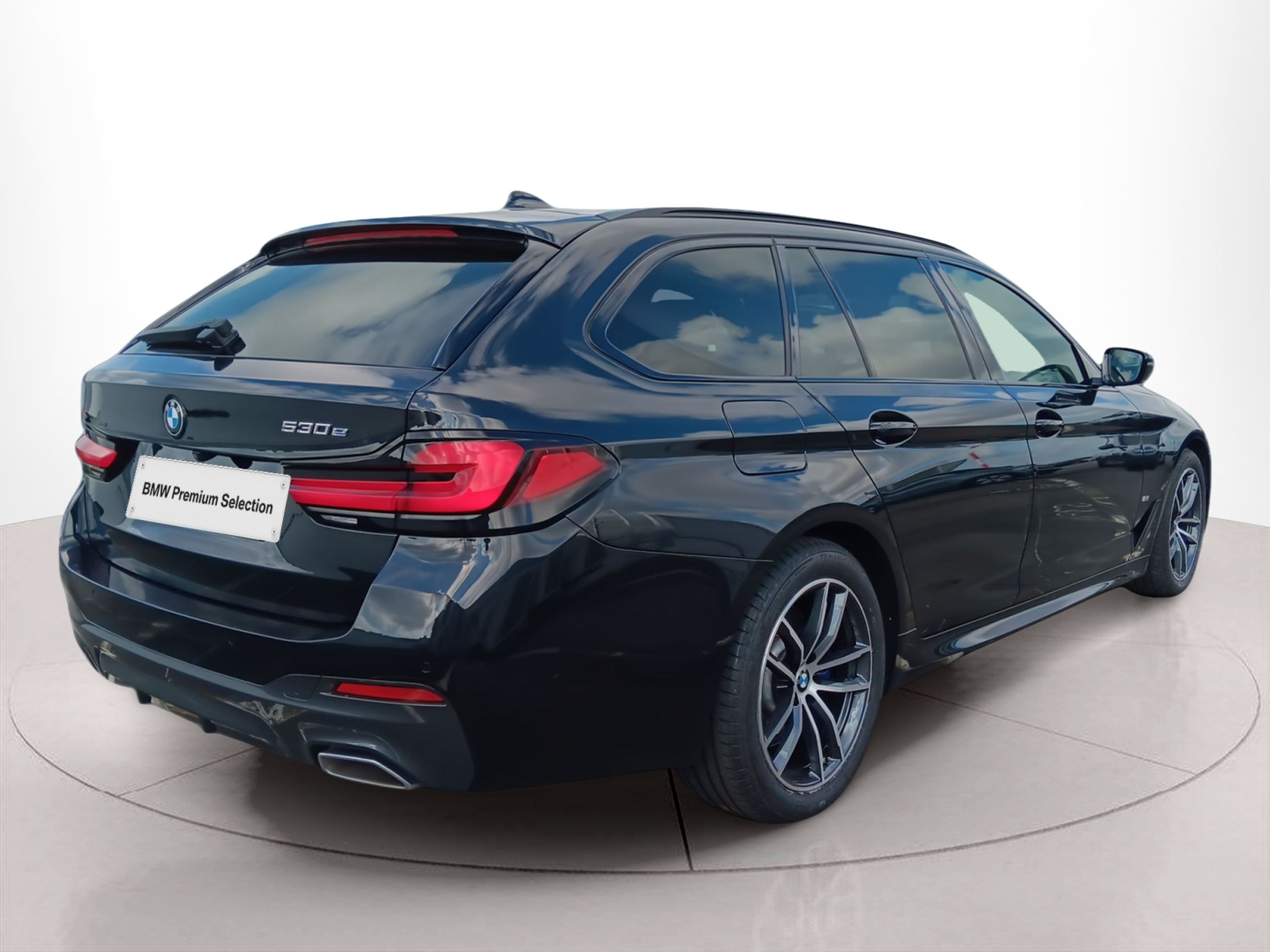 BMW Série 5 530e Touring color Negro. Año 2021. 215KW(292CV). Elétrico / Gasolina Híbrido. En concesionario Caetano Baviera Maia de Maia