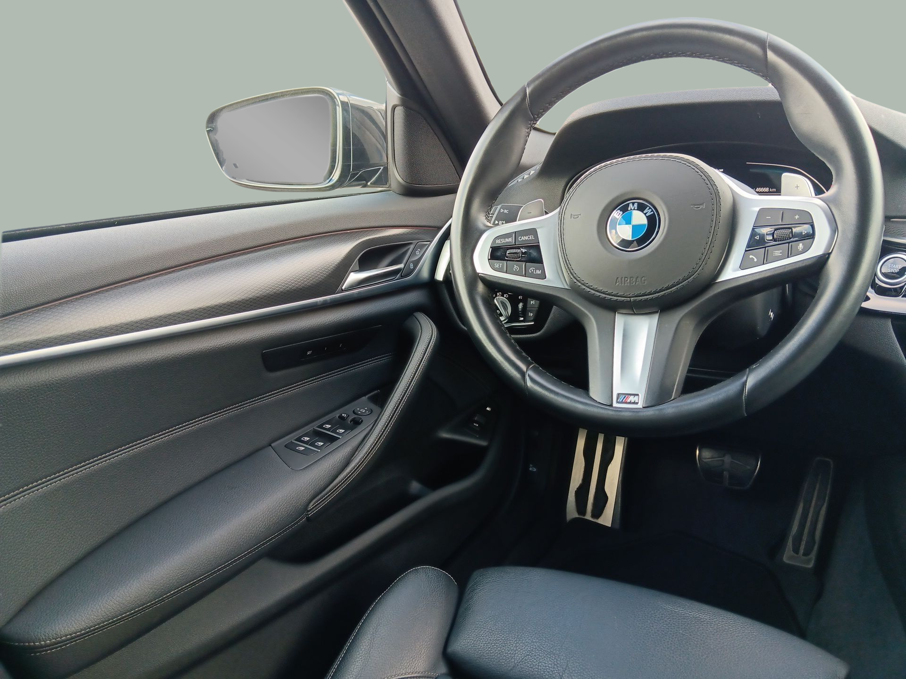 BMW Série 5 530e Touring color Negro. Año 2021. 215KW(292CV). Elétrico / Gasolina Híbrido. En concesionario Caetano Baviera Maia de Maia