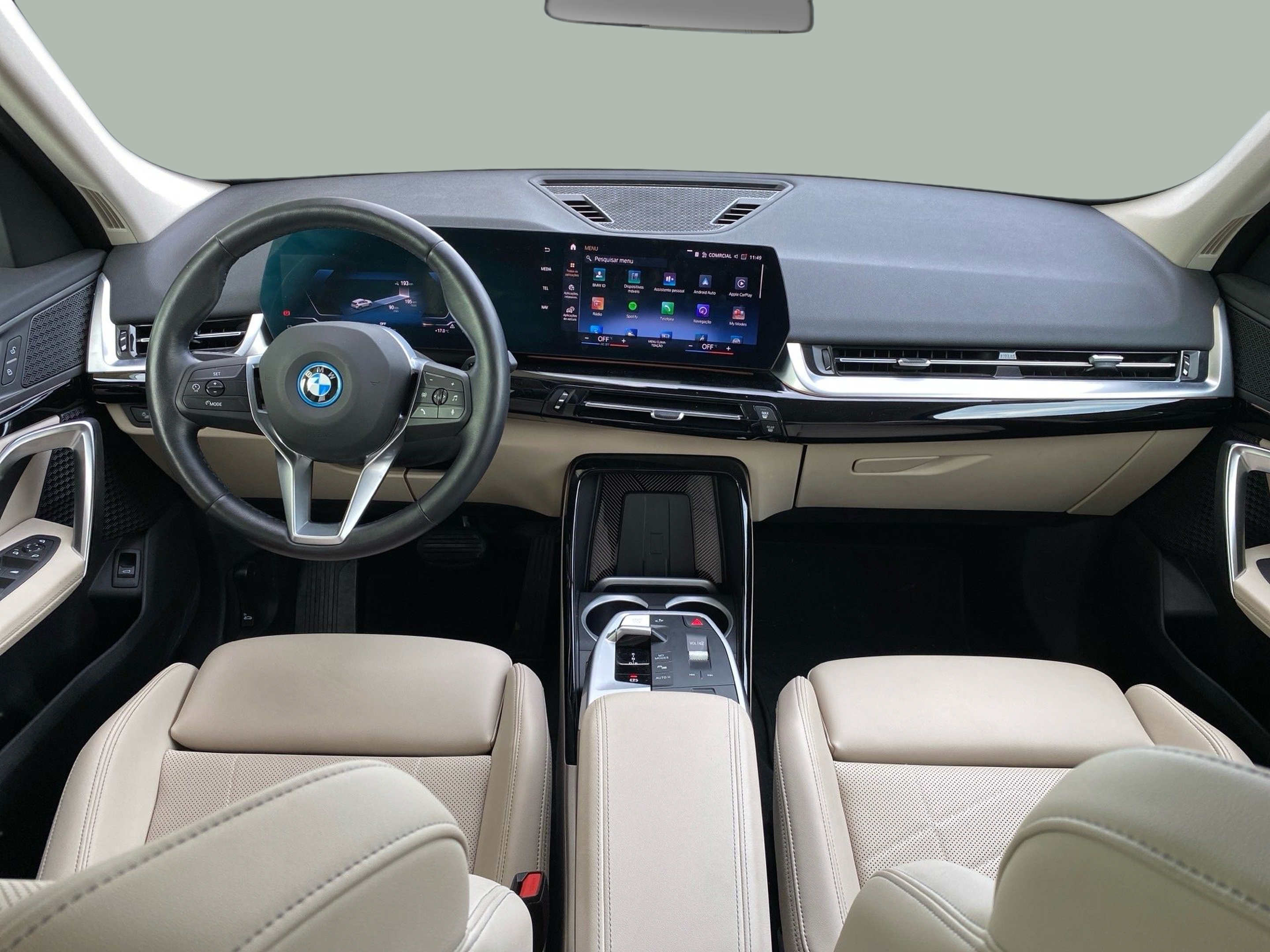 BMW iX1 xDrive30 color Blanco. Año 2023. 230KW(313CV). Elétrico. En concesionario Caetano Baviera Cascais de Cascais