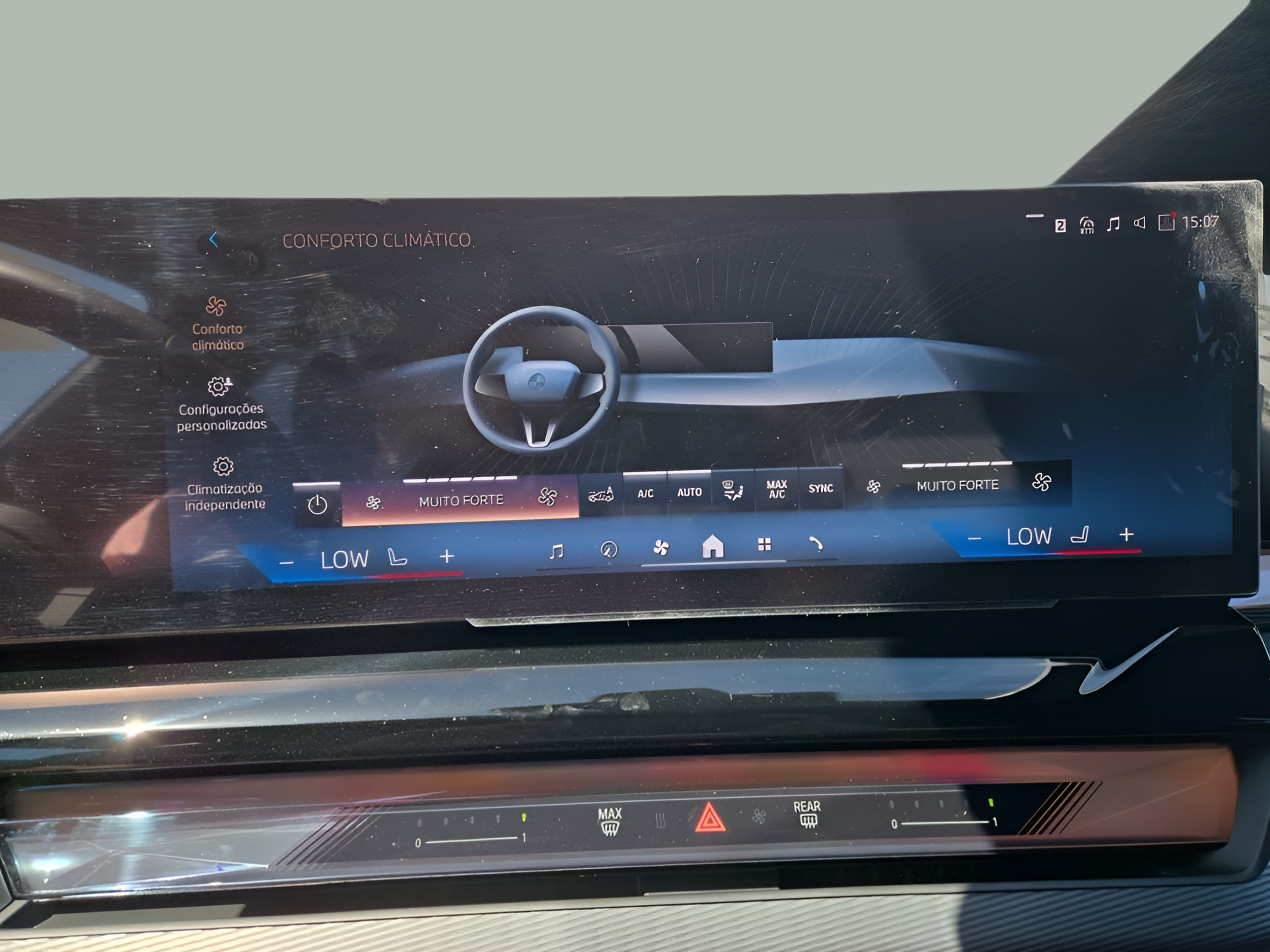 BMW i5 eDrive40 color Gris. Año 2024. 250KW(340CV). Elétrico. En concesionario Caetano Baviera Portimão de Portimão