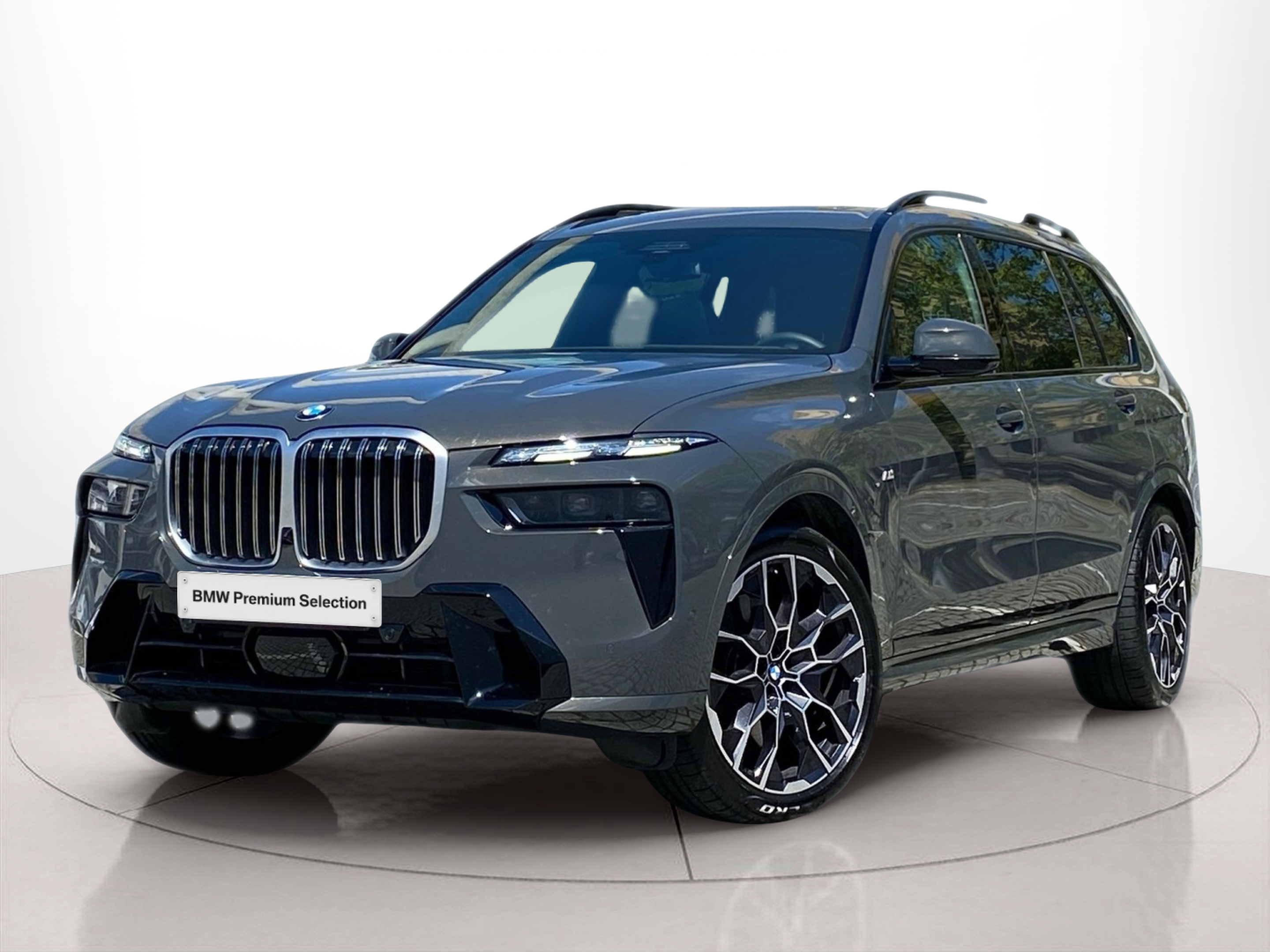 Fotos de BMW X7 xDrive40d color Gris. Año 2024. 259KW(352CV). Diesel. En concesionario Caetano Baviera Cascais de Cascais