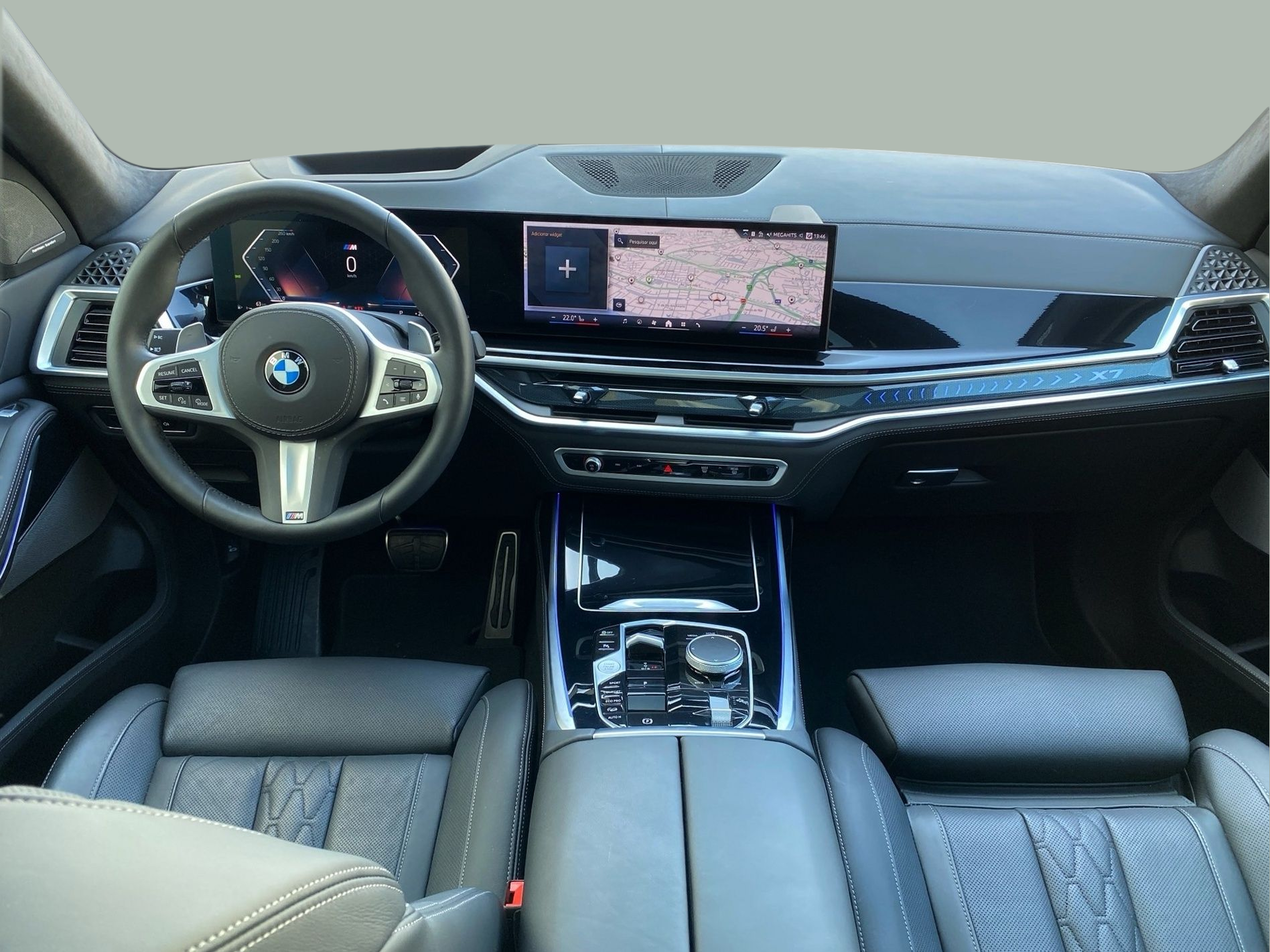 BMW X7 xDrive40d color Gris. Año 2024. 259KW(352CV). Diesel. En concesionario Caetano Baviera Cascais de Cascais