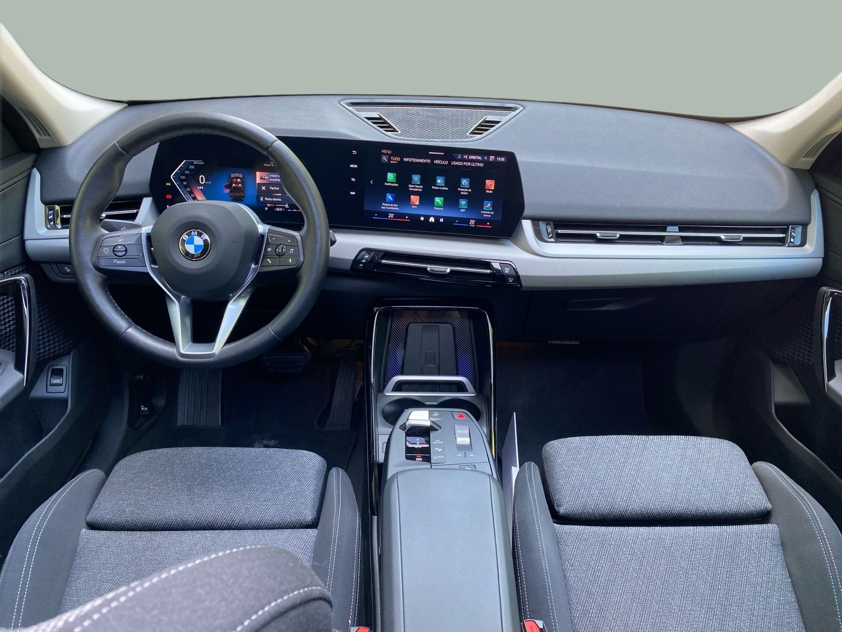 BMW X1 sDrive18d color Negro. Año 2024. 110KW(150CV). Diesel. En concesionario Caetano Baviera Lisboa de Lisboa