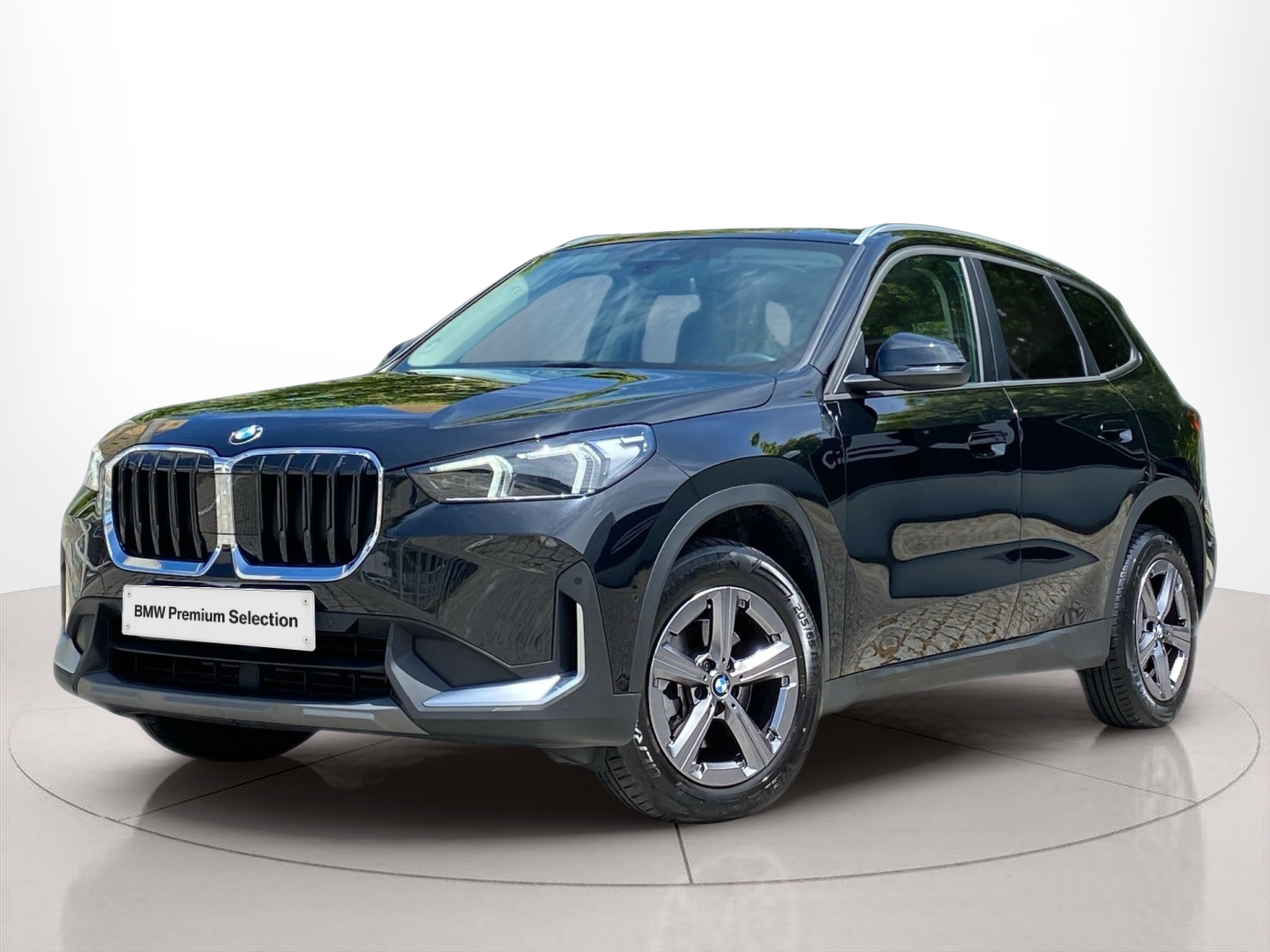 Fotos de BMW X1 sDrive18d color Negro. Año 2024. 110KW(150CV). Diesel. En concesionario Caetano Baviera Lisboa de Lisboa