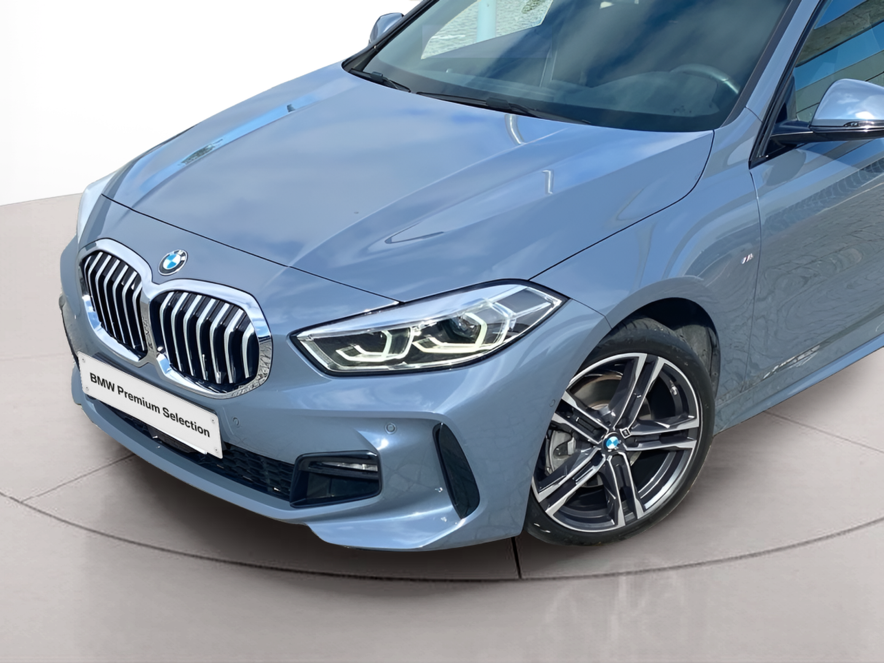 BMW Série 1 116d color Gris. Año 2024. 85KW(116CV). Diesel. En concesionario Caetano Baviera Lisboa de Lisboa