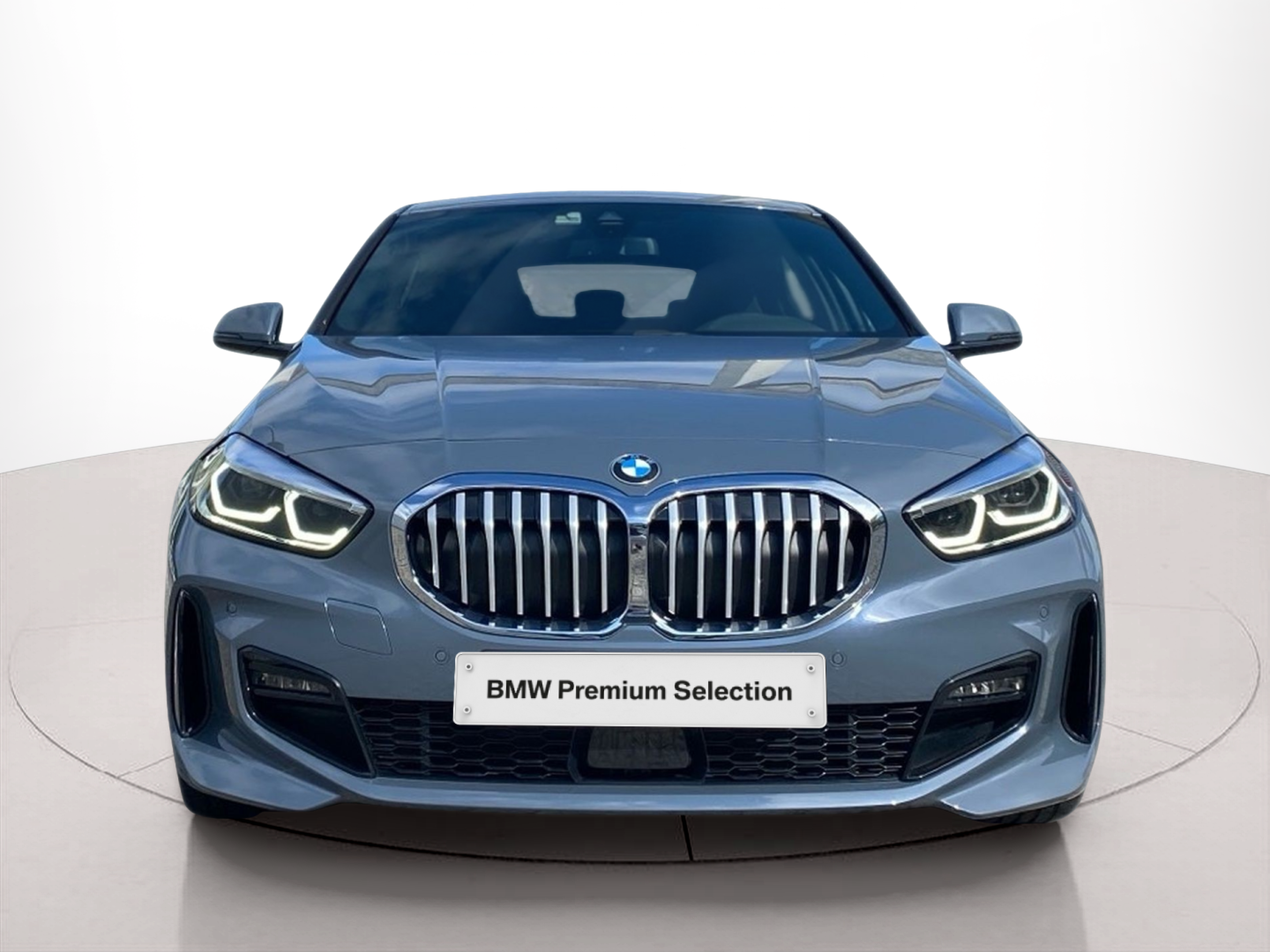 Fotos de BMW Série 1 116d color Gris. Año 2024. 85KW(116CV). Diesel. En concesionario Caetano Baviera Lisboa de Lisboa