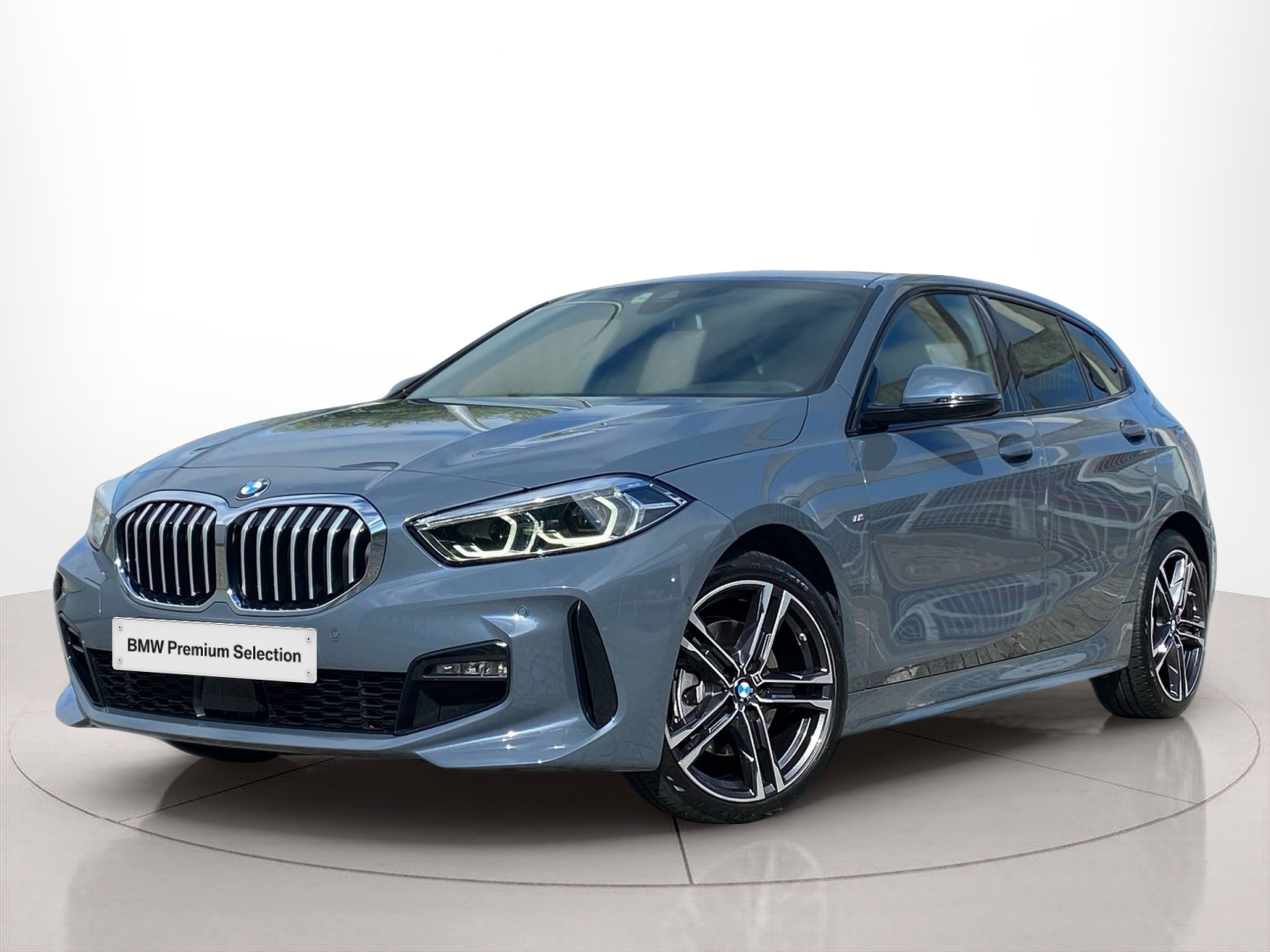 Fotos de BMW Série 1 116d color Gris. Año 2024. 85KW(116CV). Diesel. En concesionario Caetano Baviera Lisboa de Lisboa