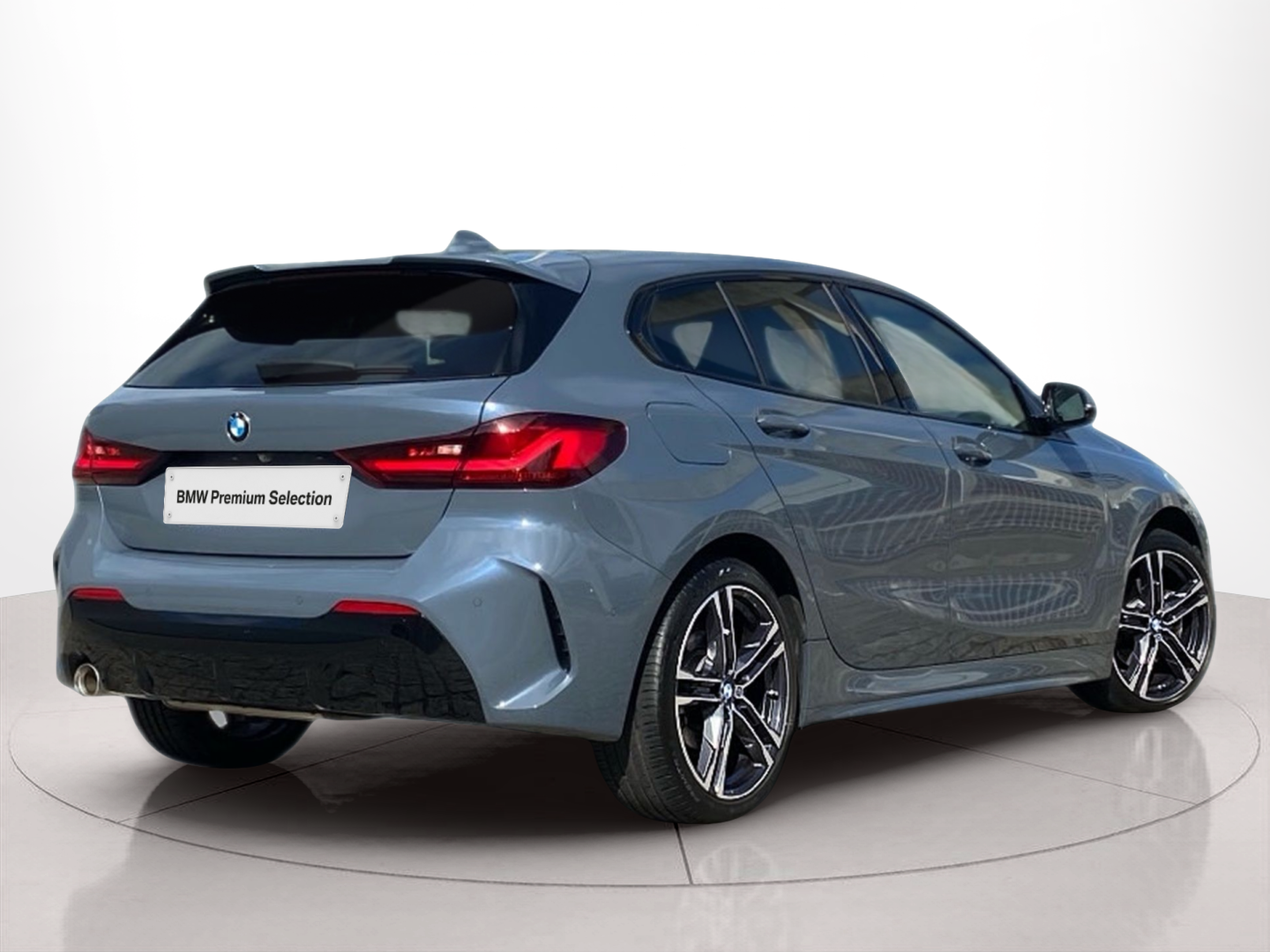 BMW Série 1 116d color Gris. Año 2024. 85KW(116CV). Diesel. En concesionario Caetano Baviera Lisboa de Lisboa