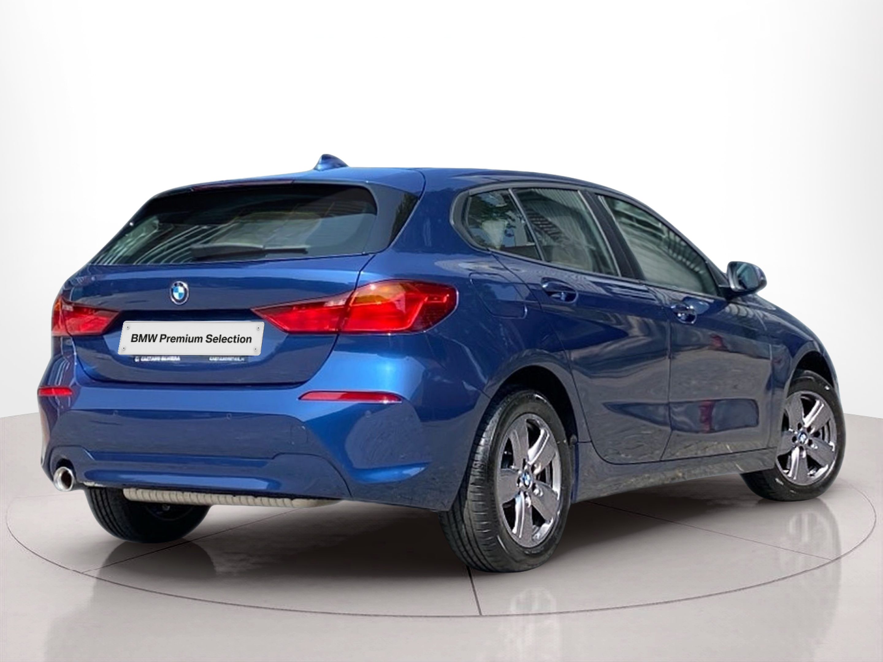 BMW Série 1 116i color Azul. Año 2024. 80KW(109CV). Gasolina. En concesionario Caetano Baviera Lisboa de Lisboa