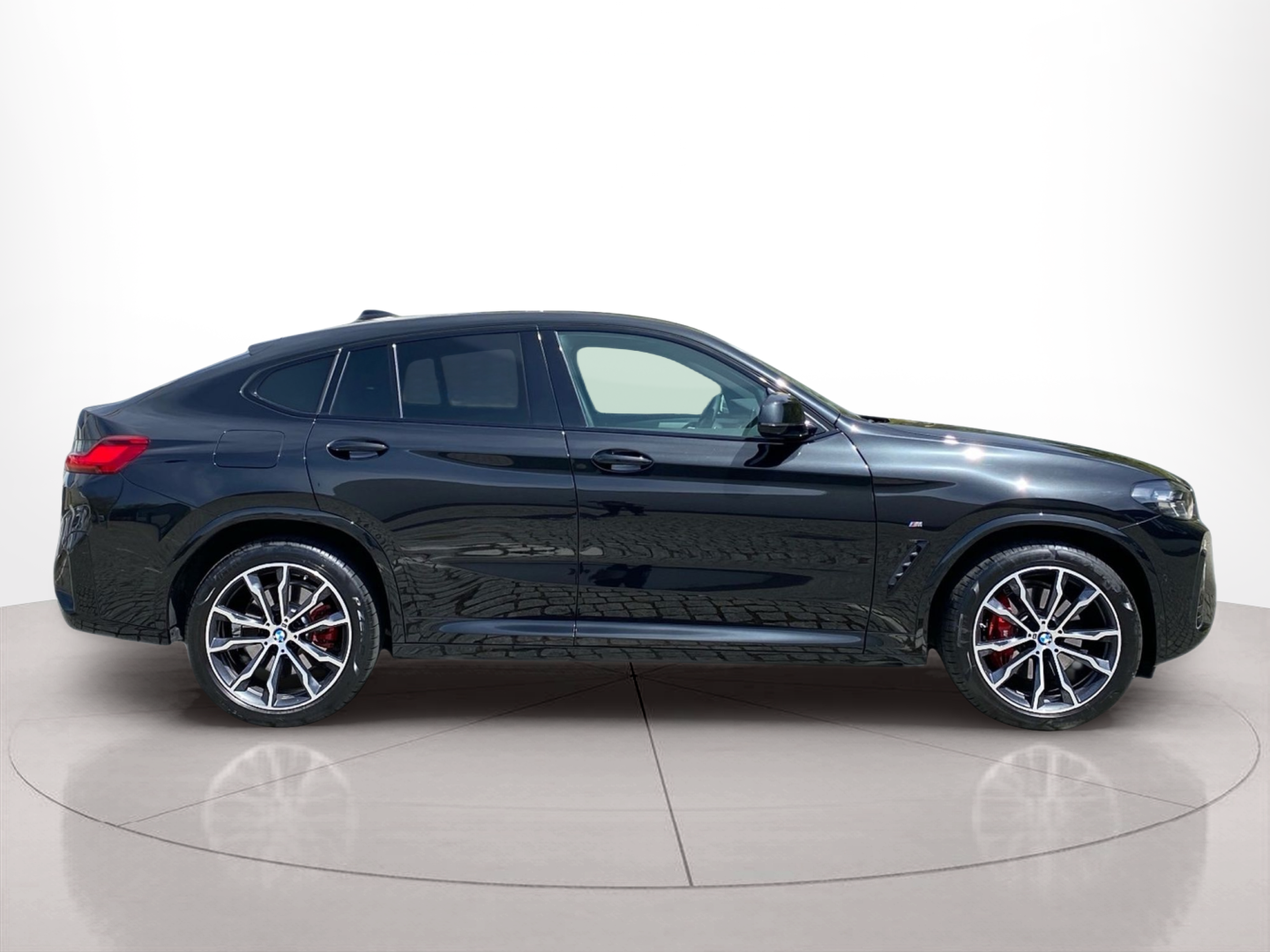 Fotos de BMW X4 xDrive20d color Negro. Año 2024. 140KW(190CV). Diesel. En concesionario Caetano Baviera Lisboa de Lisboa