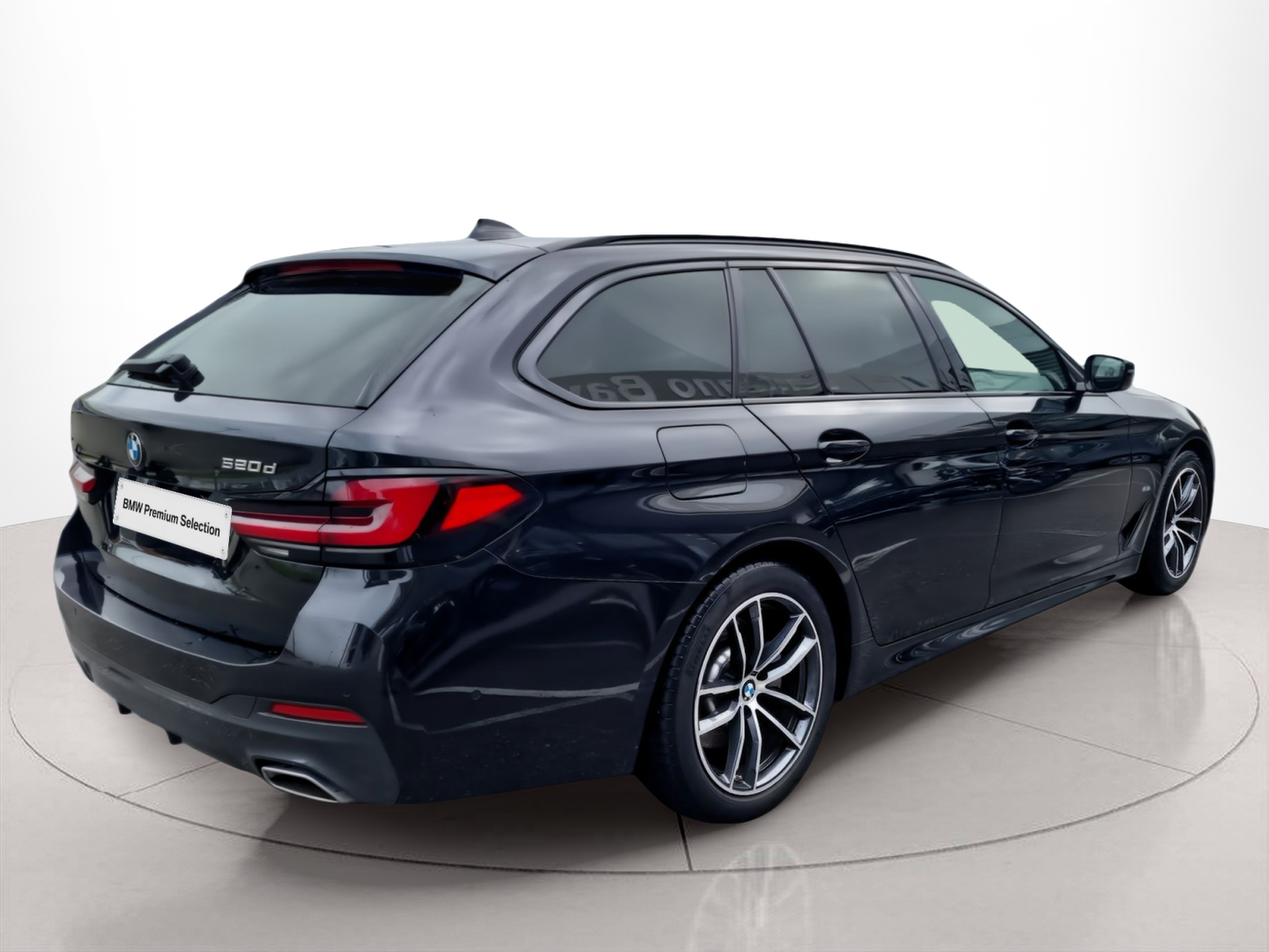 BMW Série 5 520d Touring color Negro. Año 2023. 140KW(190CV). Diesel. En concesionario Caetano Baviera Aveiro de Aveiro