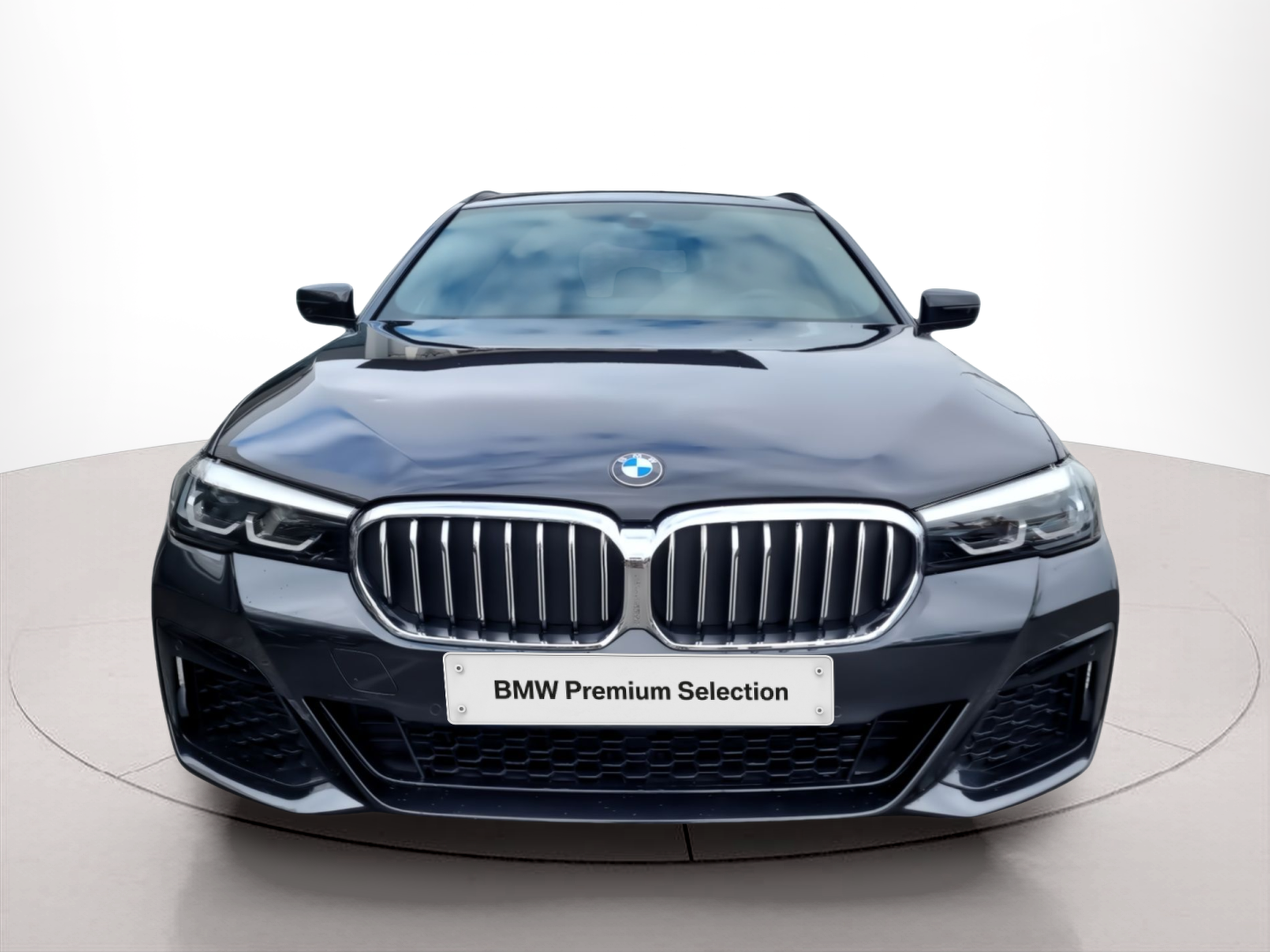 BMW Série 5 520d Touring color Negro. Año 2023. 140KW(190CV). Diesel. En concesionario Caetano Baviera Aveiro de Aveiro