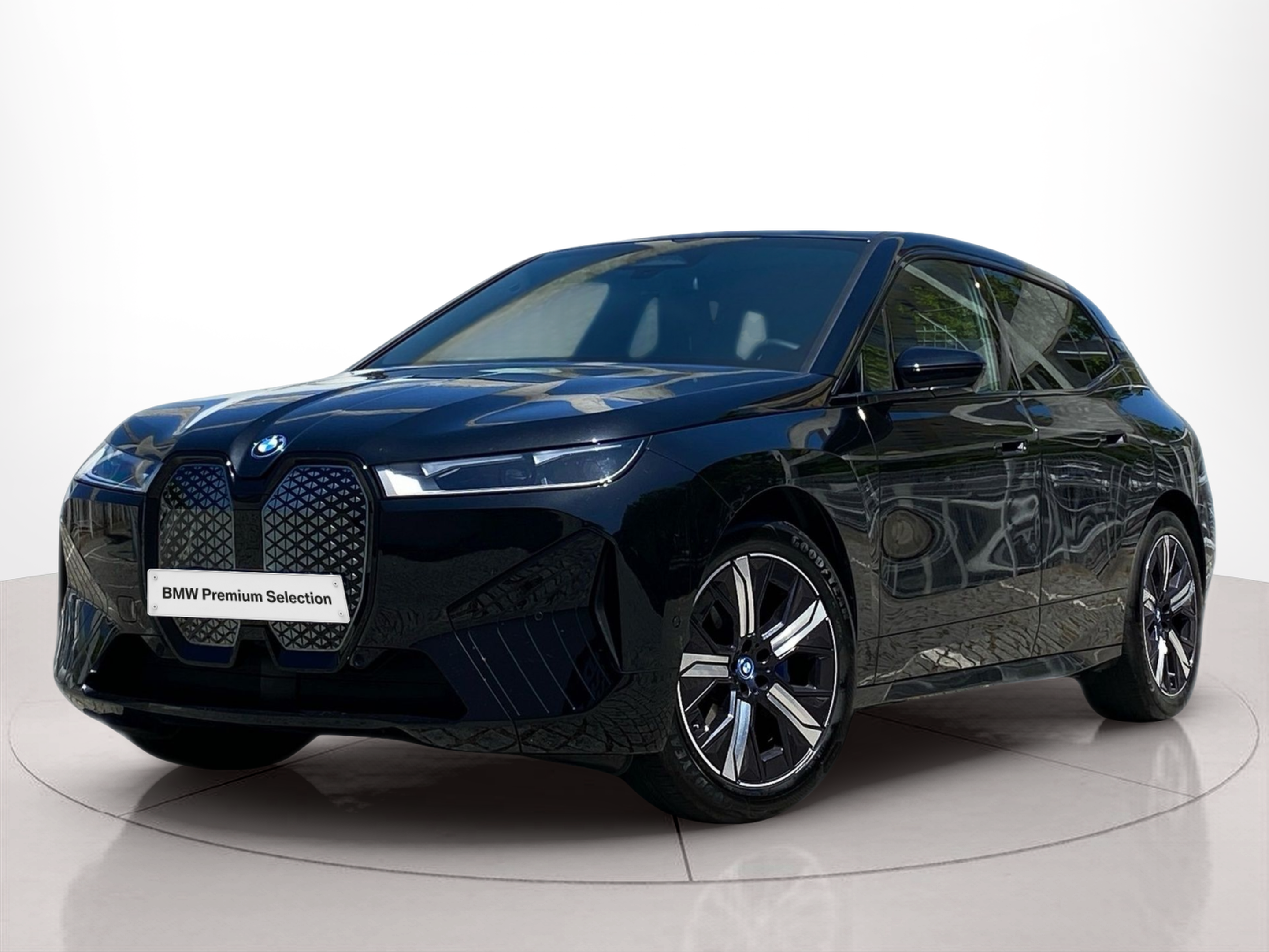 Fotos de BMW iX xDrive40 color Negro. Año 2024. 240KW(326CV). Elétrico. En concesionario Caetano Baviera Lisboa de Lisboa