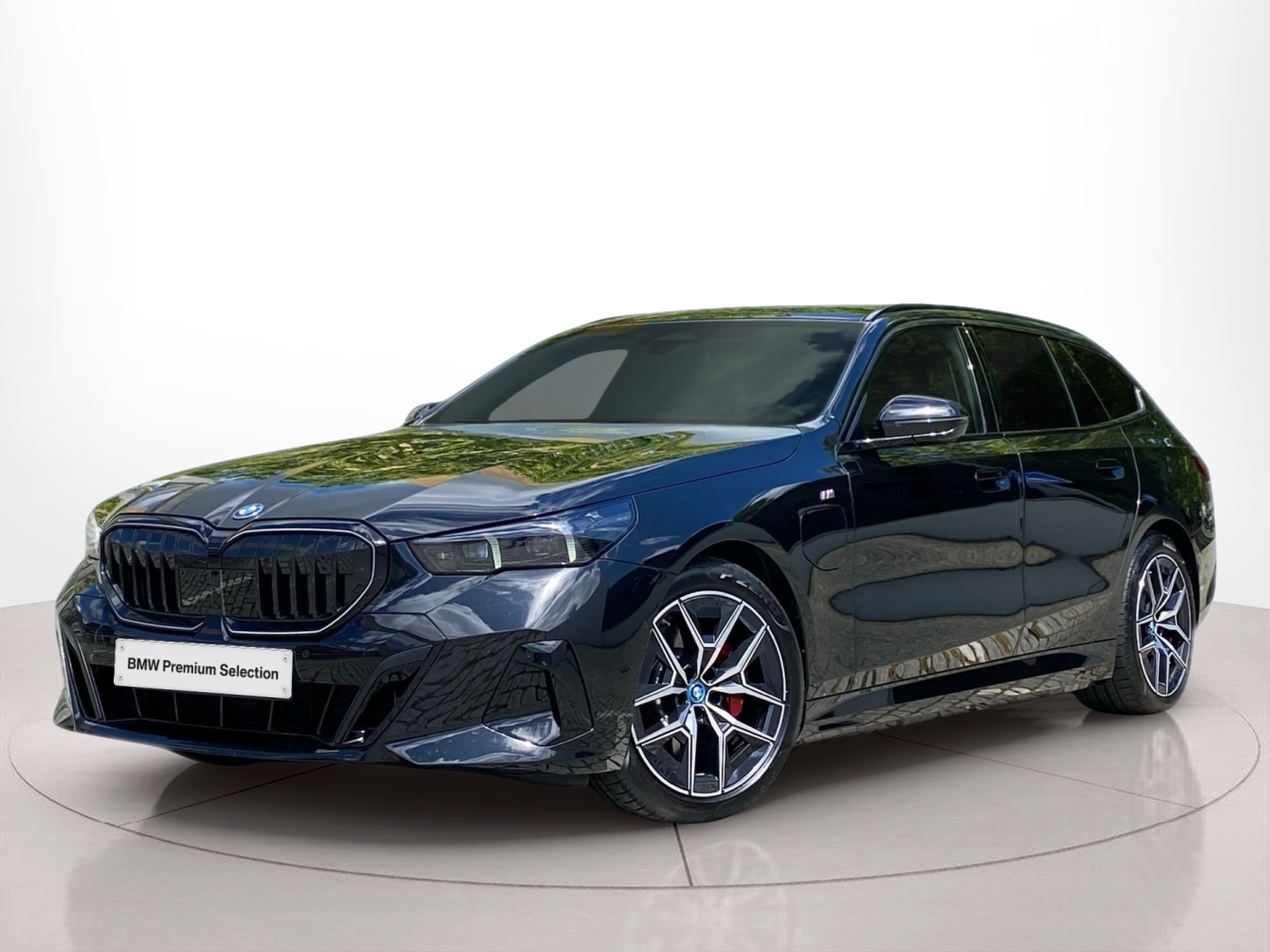 Fotos de BMW Série 5 530e Touring color Negro. Año 2024. 220KW(299CV). Elétrico / Gasolina Híbrido. En concesionario Caetano Baviera Lisboa de Lisboa