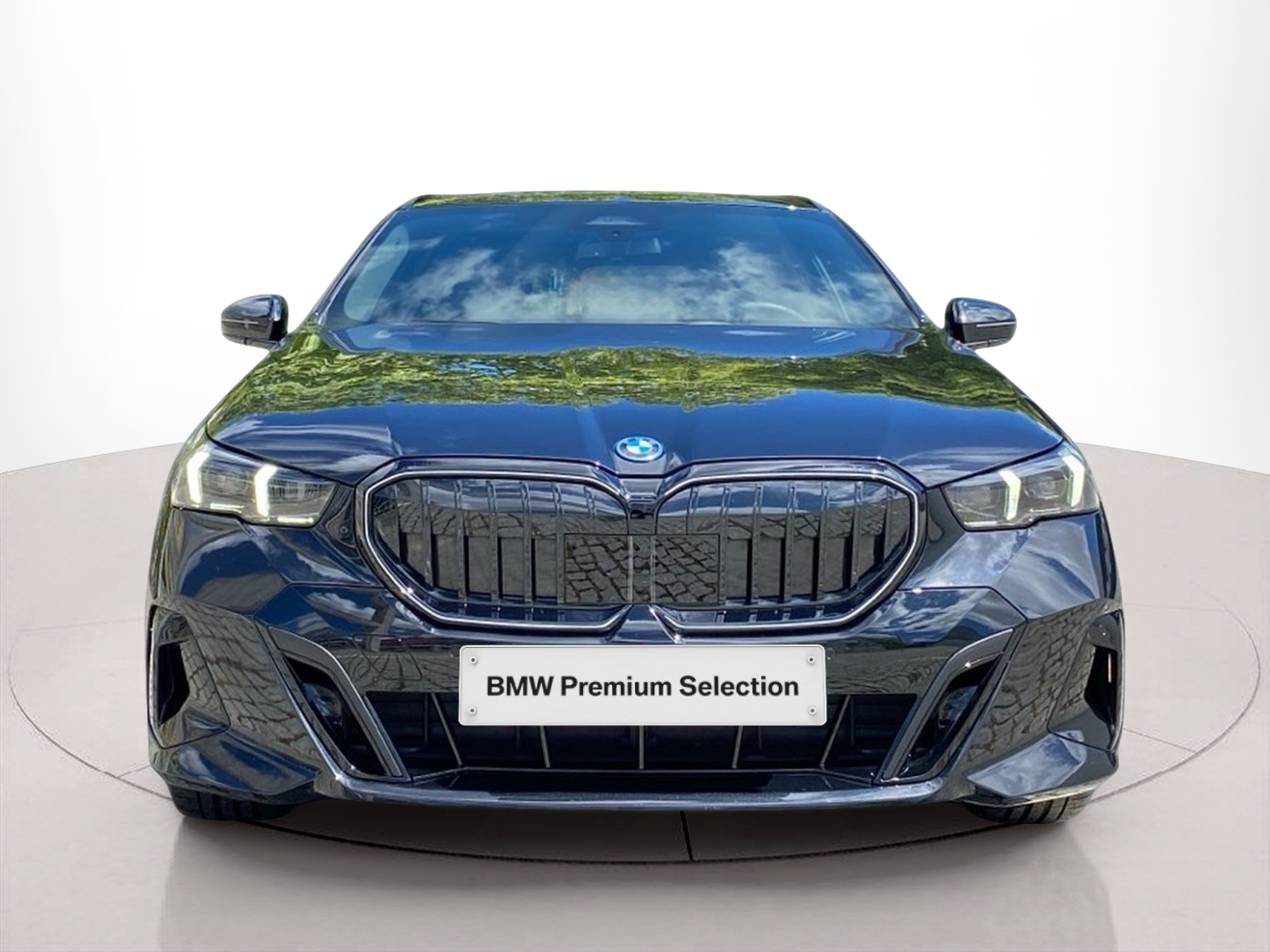 Fotos de BMW Série 5 530e Touring color Negro. Año 2024. 220KW(299CV). Elétrico / Gasolina Híbrido. En concesionario Caetano Baviera Lisboa de Lisboa