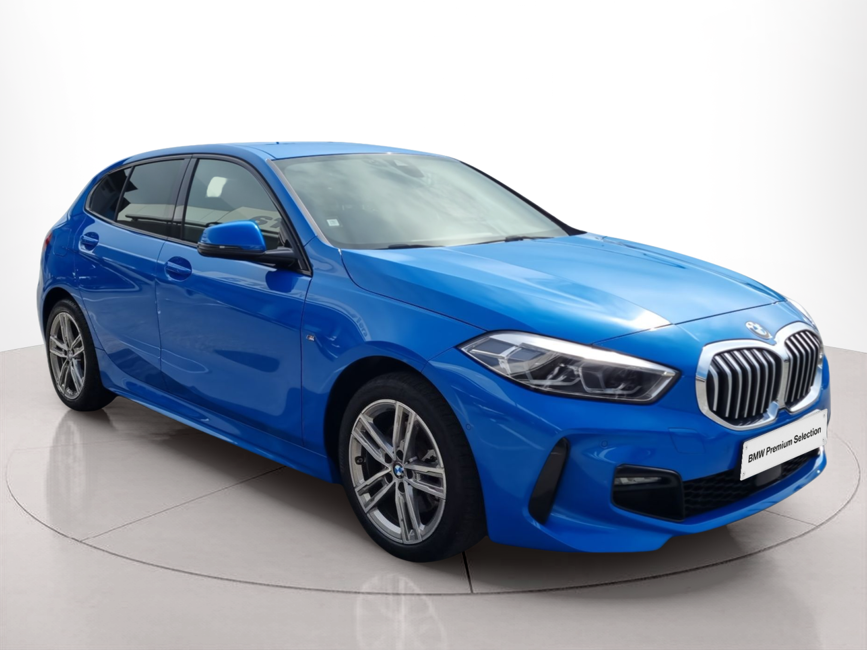 BMW Série 1 116d color Azul. Año 2024. 85KW(116CV). Diesel. En concesionario Caetano Baviera Santa Maria da Feira de Santa Maria da Feira