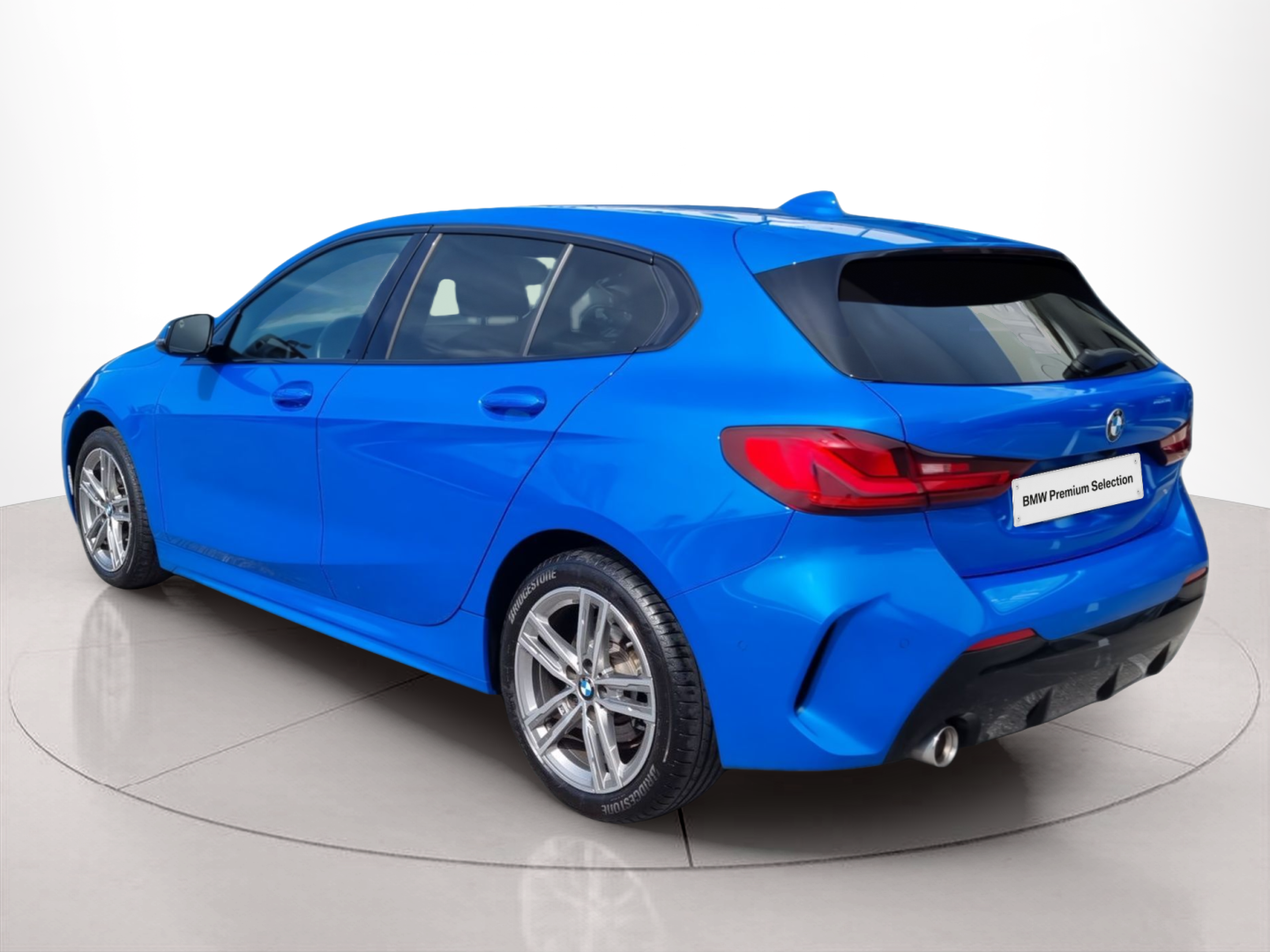 BMW Série 1 116d color Azul. Año 2024. 85KW(116CV). Diesel. En concesionario Caetano Baviera Santa Maria da Feira de Santa Maria da Feira