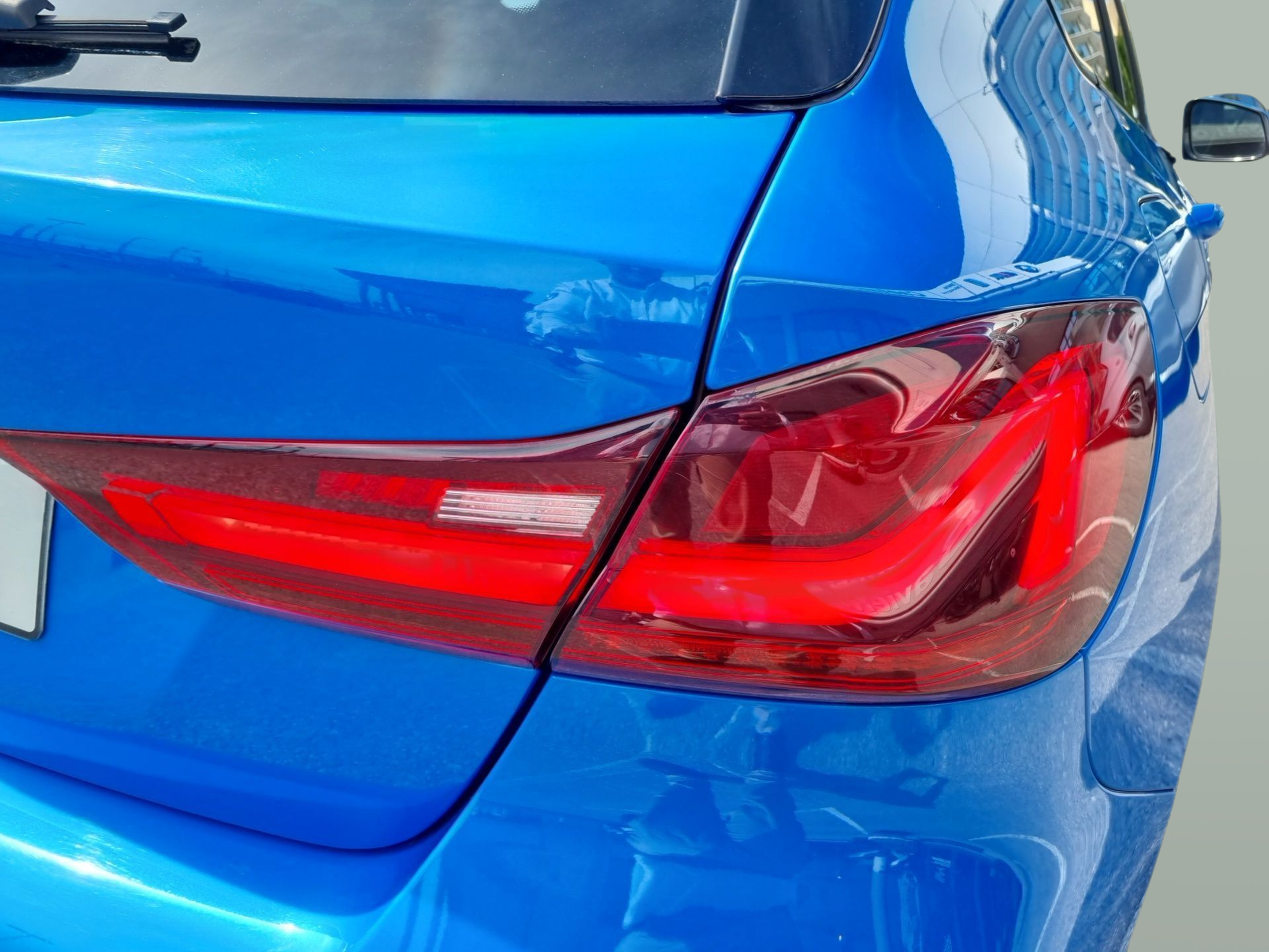 BMW Série 1 116d color Azul. Año 2024. 85KW(116CV). Diesel. En concesionario Caetano Baviera Santa Maria da Feira de Santa Maria da Feira
