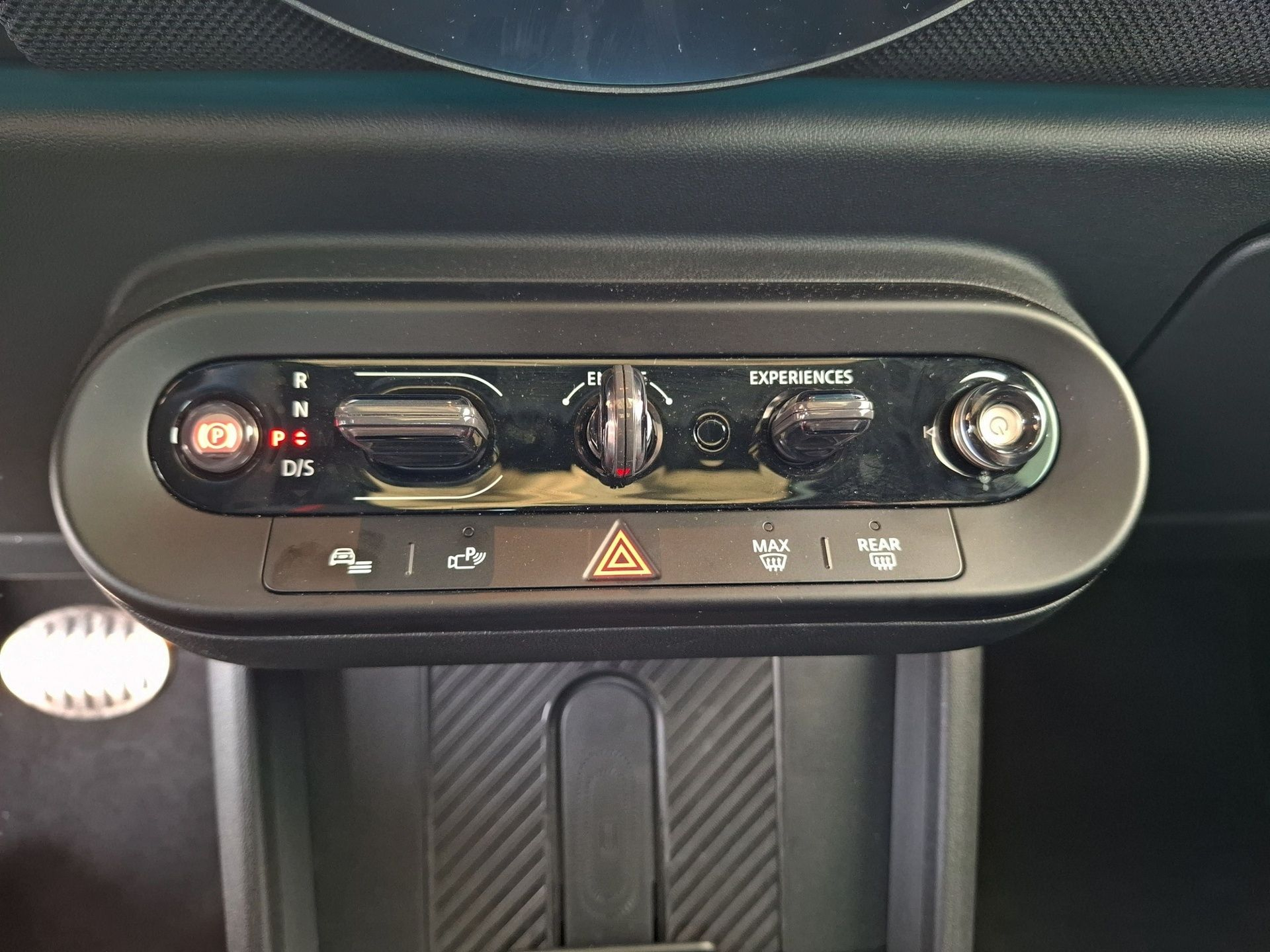 fotoG 16 del MINI MINI 3 Portas John Cooper Works 170 kW (231 CV) 231cv Gasolina de 2025 em Vila Nova de Gaia