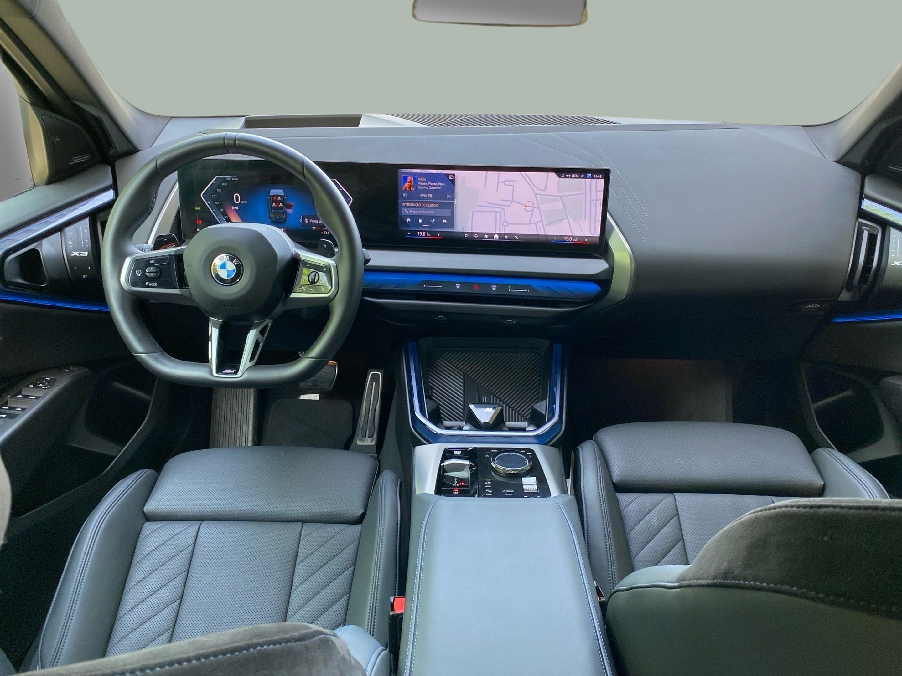BMW X3 xDrive20d color Azul. Año 2024. 145KW(197CV). Diesel. En concesionario Caetano Baviera Cascais de Cascais