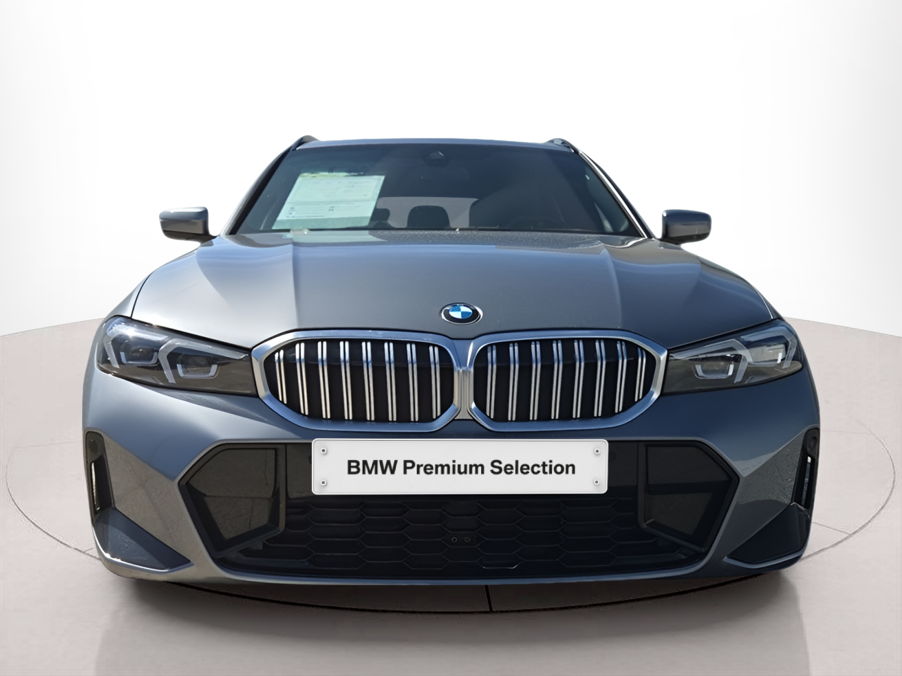 Fotos de BMW Série 3 320d Touring color Gris. Año 2023. 140KW(190CV). Diesel. En concesionario Caetano Baviera Faro de Faro