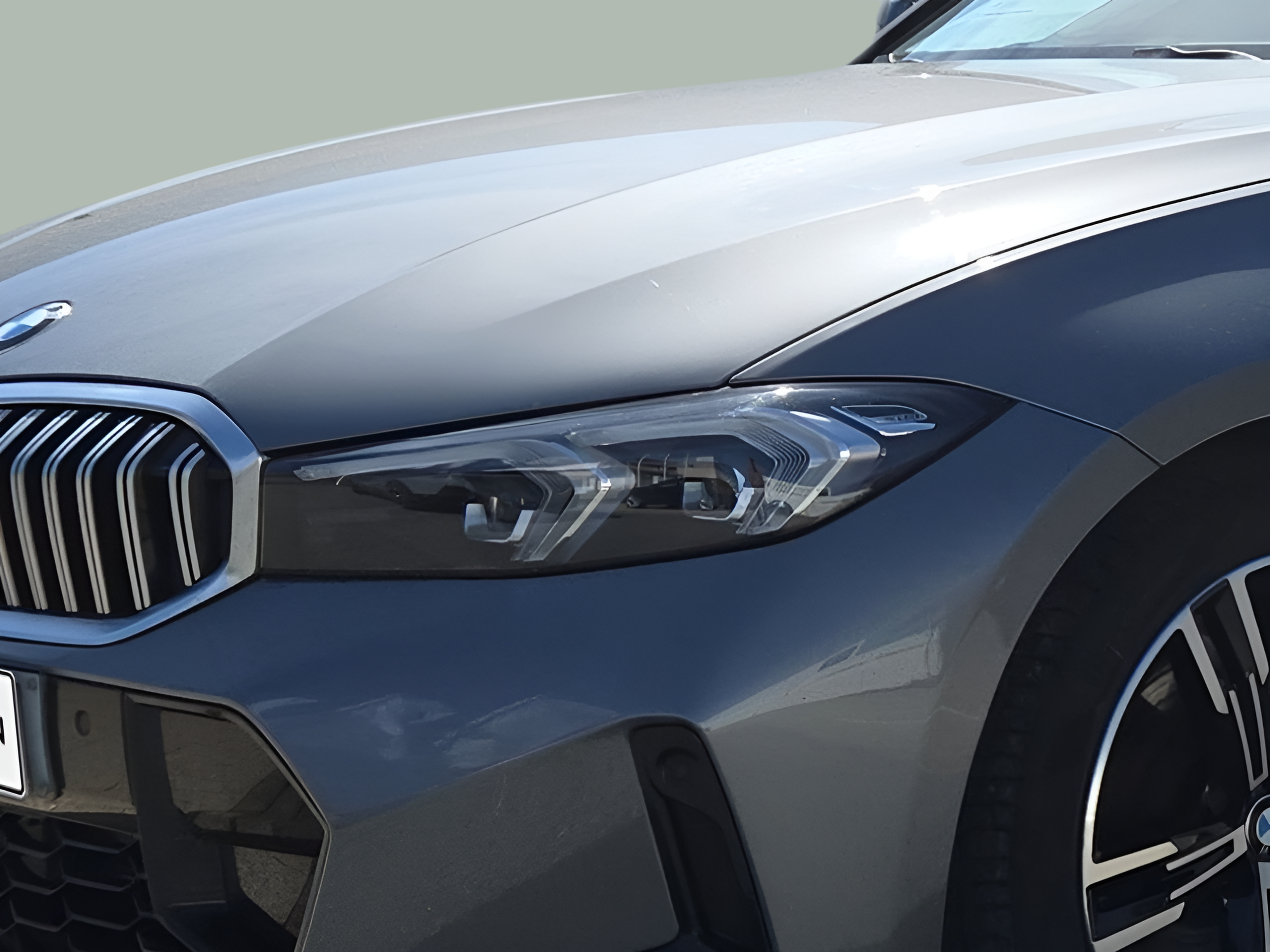 Fotos de BMW Série 3 320d Touring color Gris. Año 2023. 140KW(190CV). Diesel. En concesionario Caetano Baviera Faro de Faro