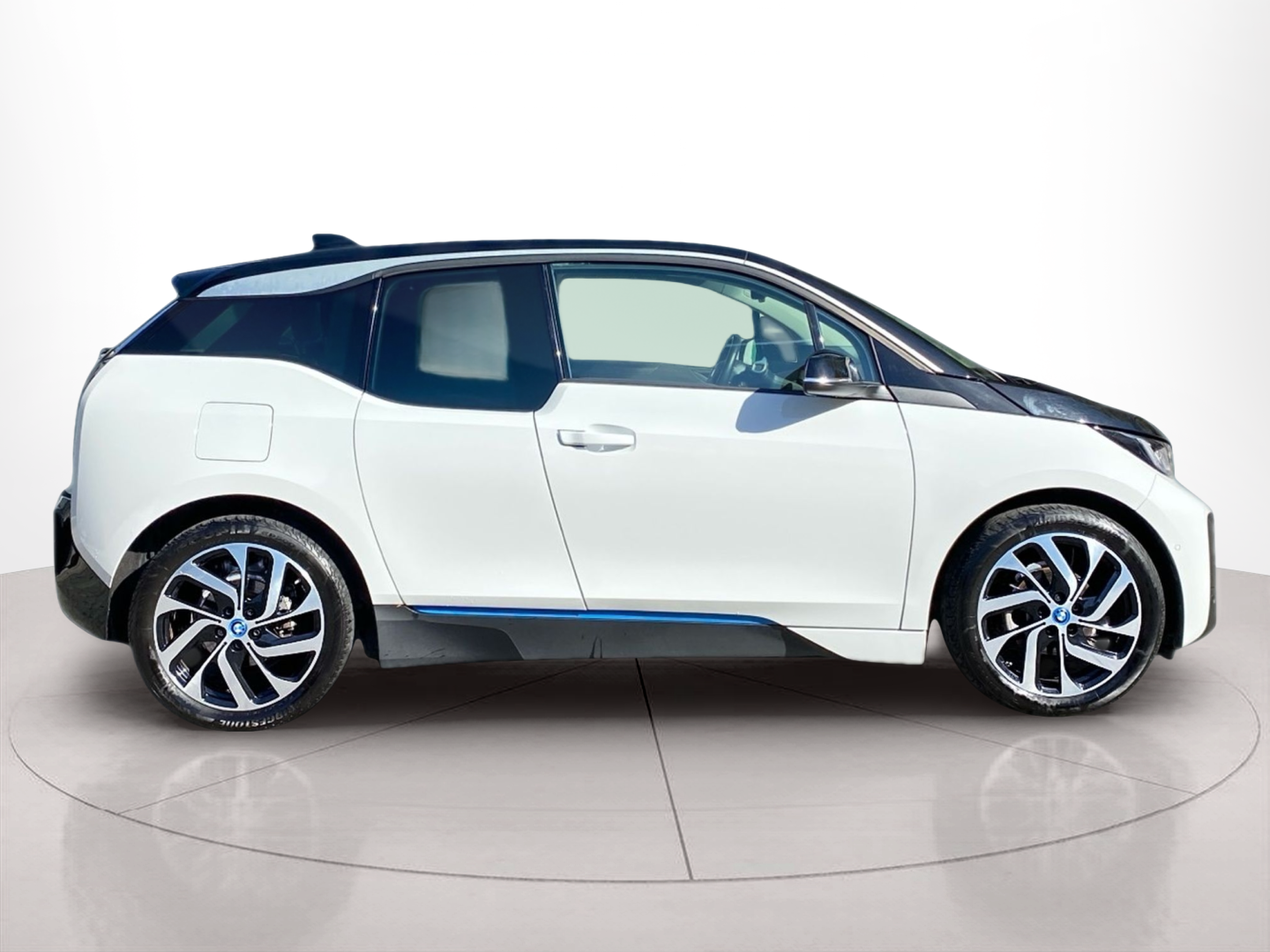 Fotos de BMW i3 i3 120Ah color Blanco. Año 2020. 125KW(170CV). Elétrico. En concesionario Caetano Baviera Cascais de Cascais