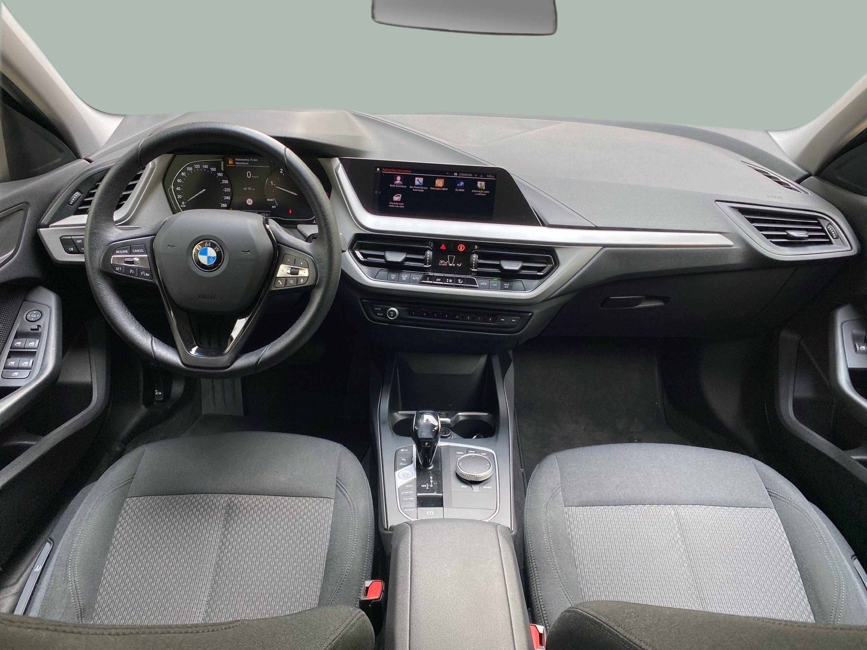 BMW Série 1 116d color Gris. Año 2021. 85KW(116CV). Diesel. En concesionario Caetano Baviera Lisboa de Lisboa