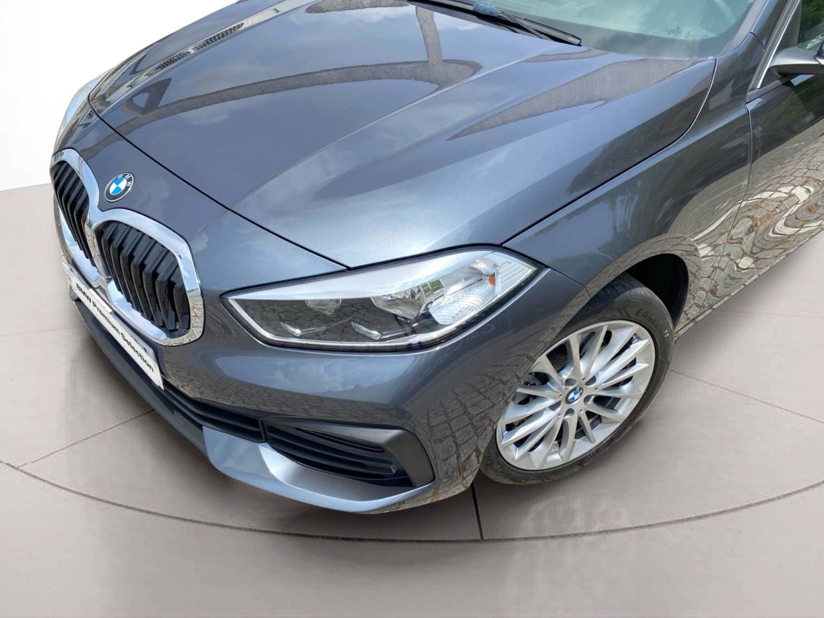 BMW Série 1 116d color Gris. Año 2021. 85KW(116CV). Diesel. En concesionario Caetano Baviera Lisboa de Lisboa