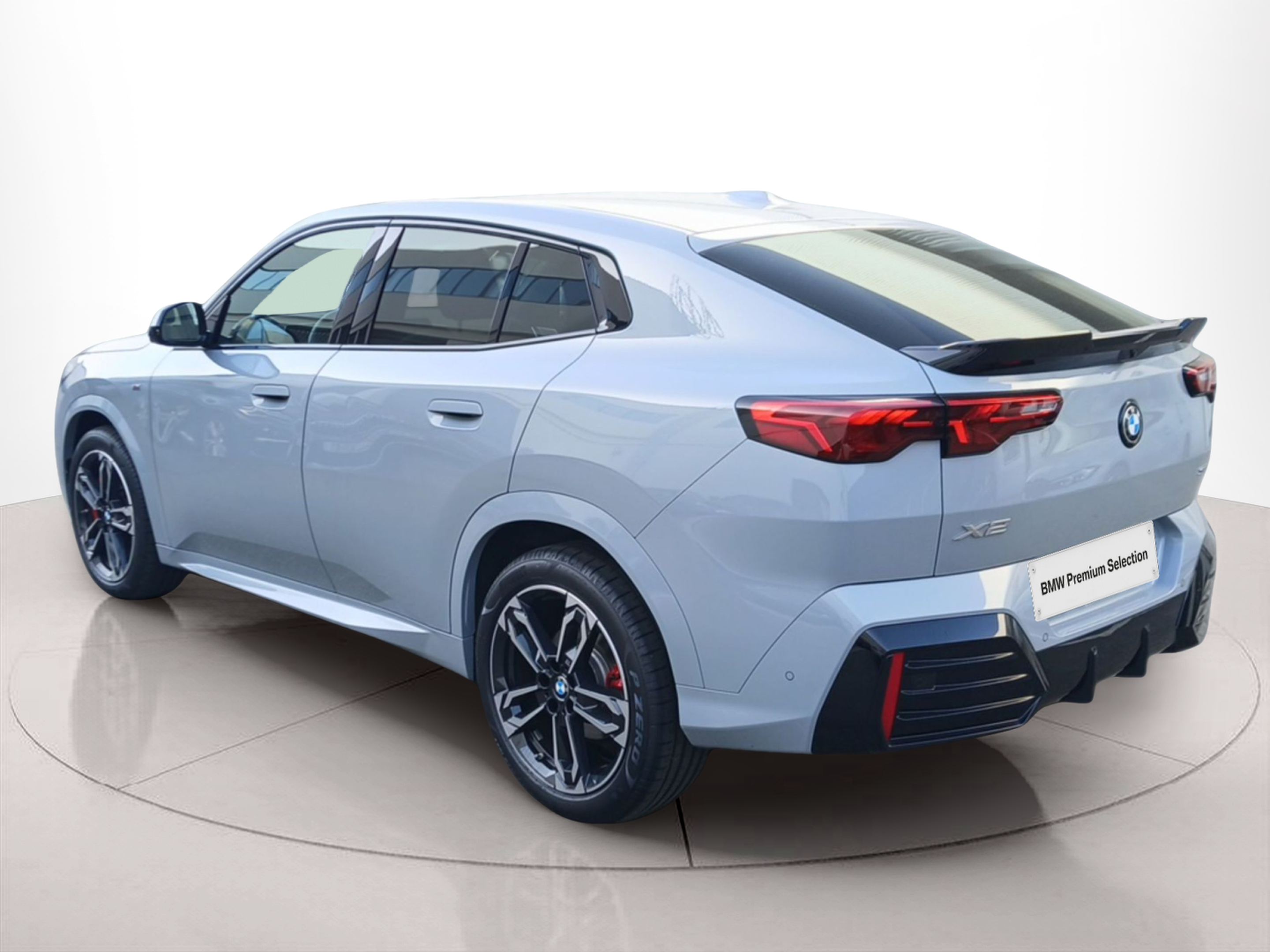 BMW X2 sDrive18d color Gris. Año 2025. 110KW(150CV). Diesel. En concesionario Caetano Baviera Vila Nova de Gaia de Vila Nova de Gaia