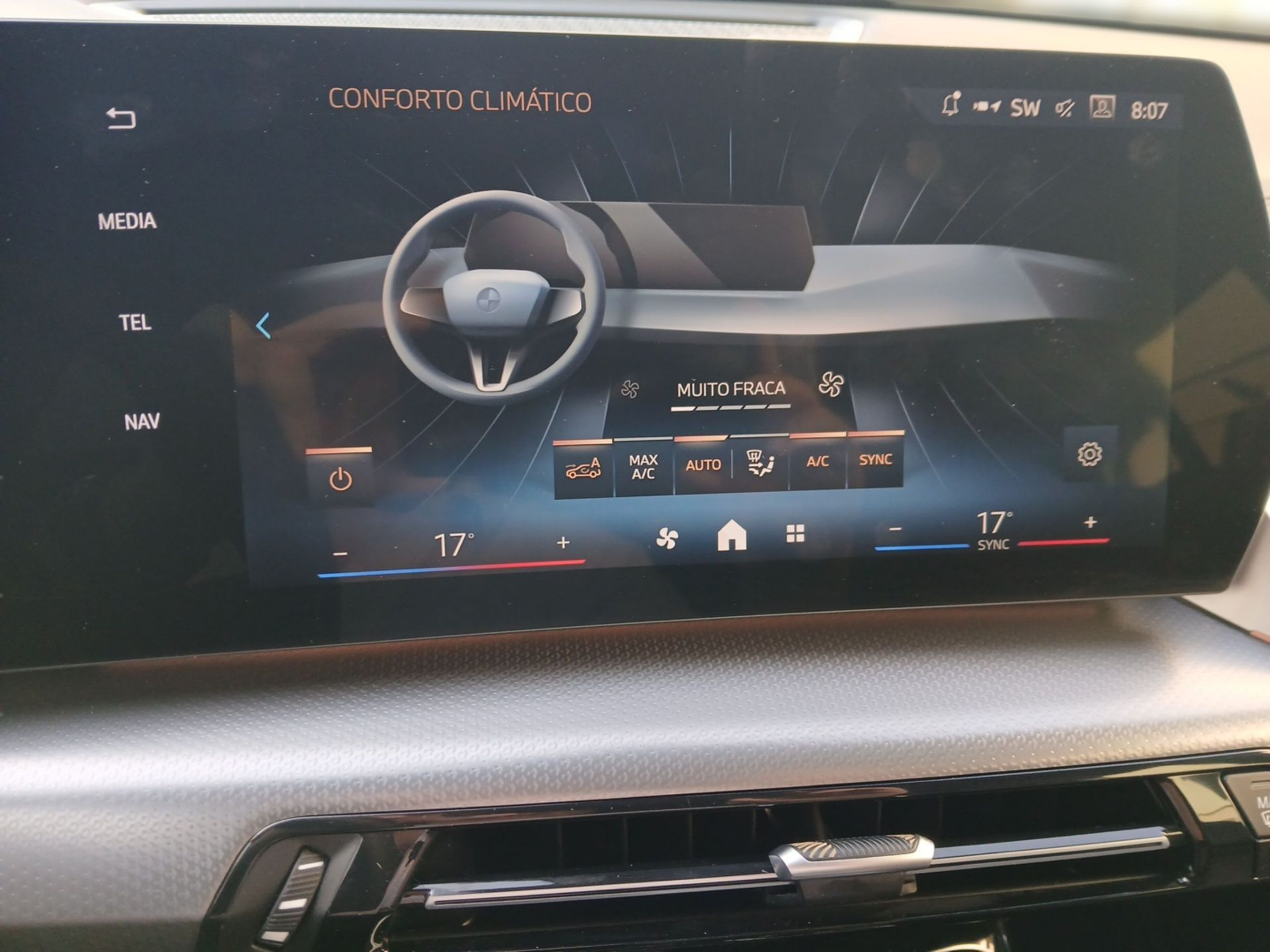 BMW X2 sDrive18d color Gris. Año 2025. 110KW(150CV). Diesel. En concesionario Caetano Baviera Vila Nova de Gaia de Vila Nova de Gaia