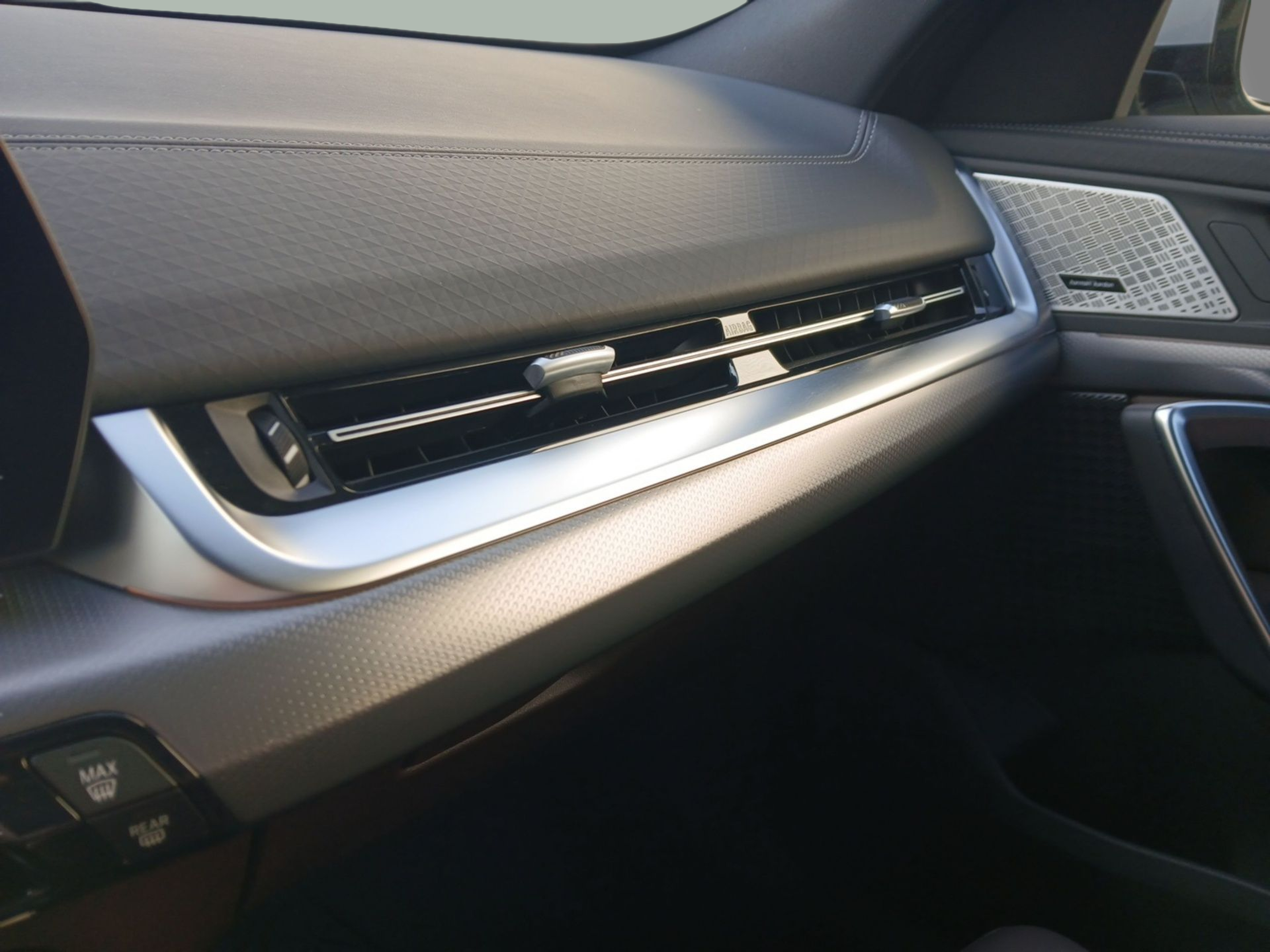 BMW X2 sDrive18d color Gris. Año 2025. 110KW(150CV). Diesel. En concesionario Caetano Baviera Vila Nova de Gaia de Vila Nova de Gaia