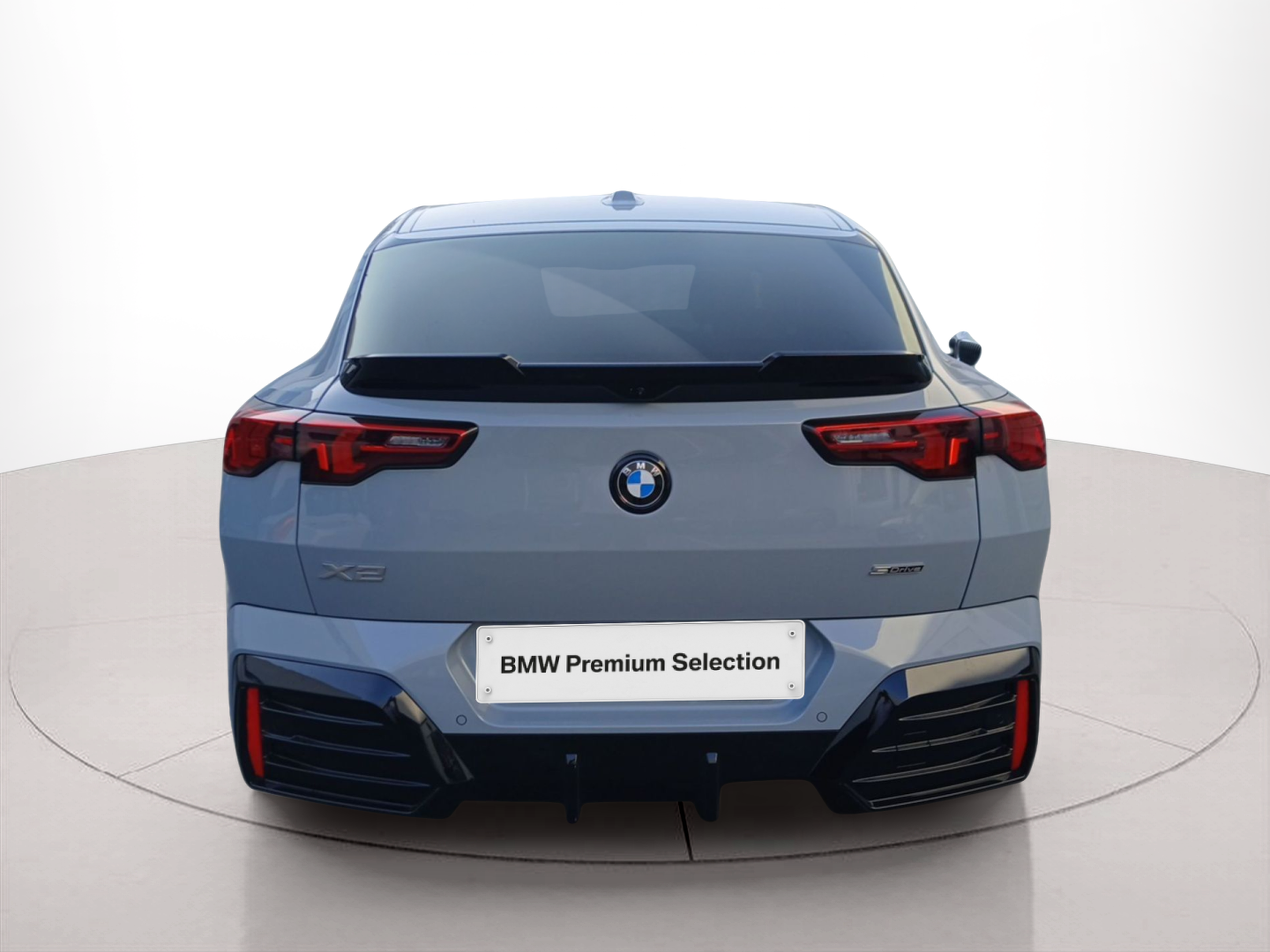 Fotos de BMW X2 sDrive18d color Gris. Año 2025. 110KW(150CV). Diesel. En concesionario Caetano Baviera Vila Nova de Gaia de Vila Nova de Gaia