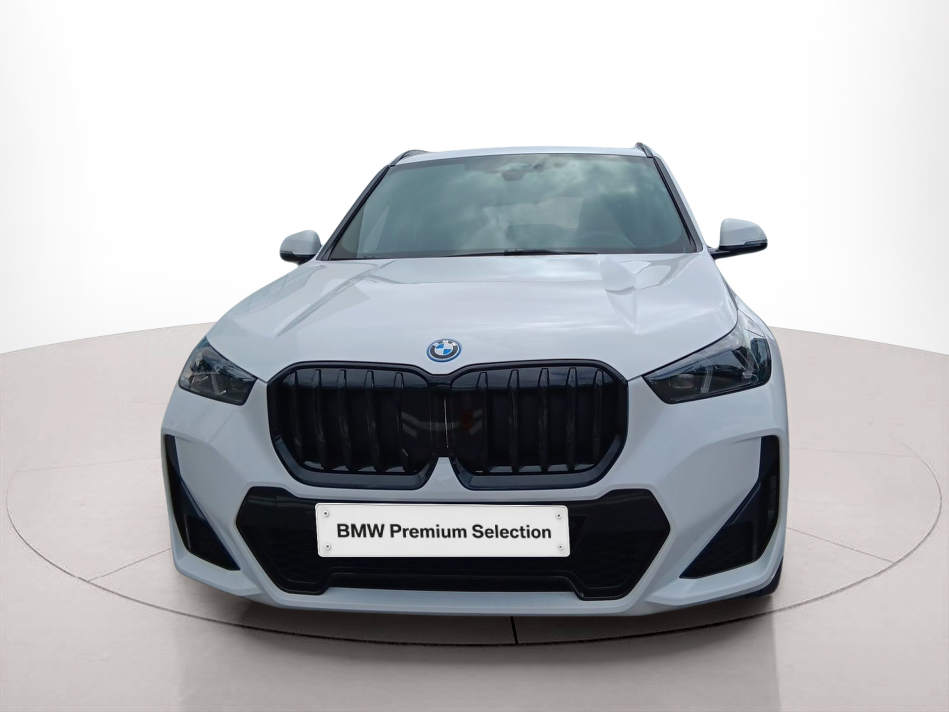 BMW X1 xDrive30e color Blanco. Año 2024. 240KW(326CV). Elétrico / Gasolina Híbrido. En concesionario Caetano Baviera Maia de Maia