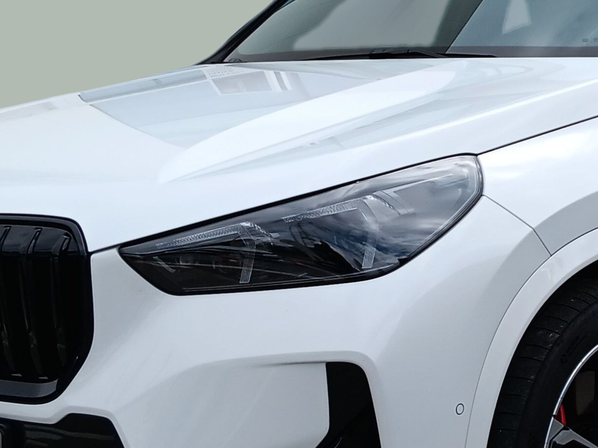 BMW X1 xDrive30e color Blanco. Año 2024. 240KW(326CV). Elétrico / Gasolina Híbrido. En concesionario Caetano Baviera Maia de Maia