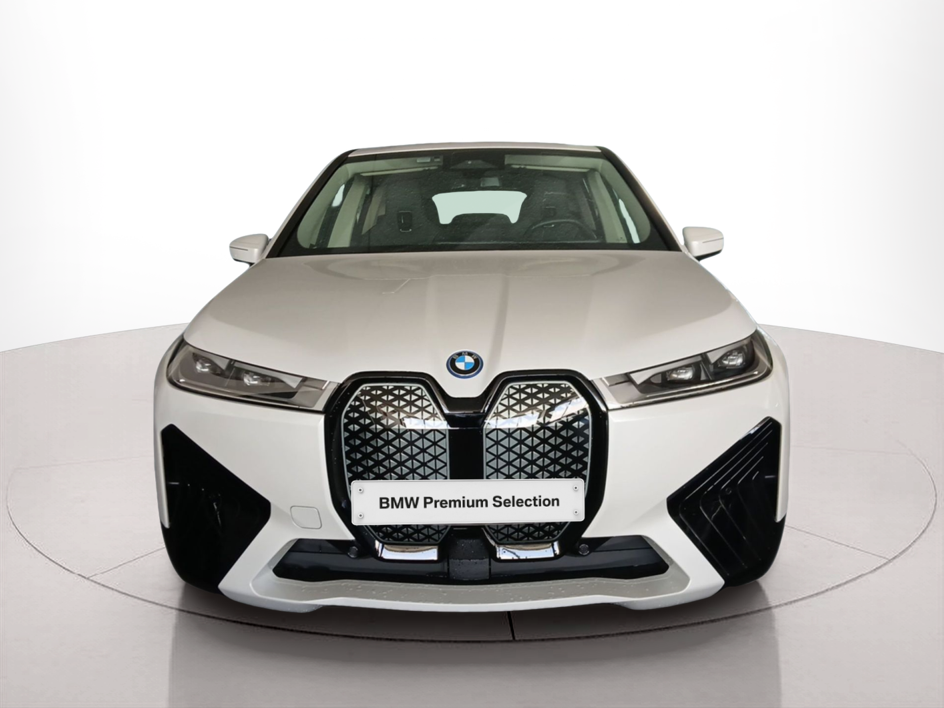 Fotos de BMW iX xDrive40 color Blanco. Año 2023. 240KW(326CV). Elétrico. En concesionario Caetano Baviera Porto de Porto