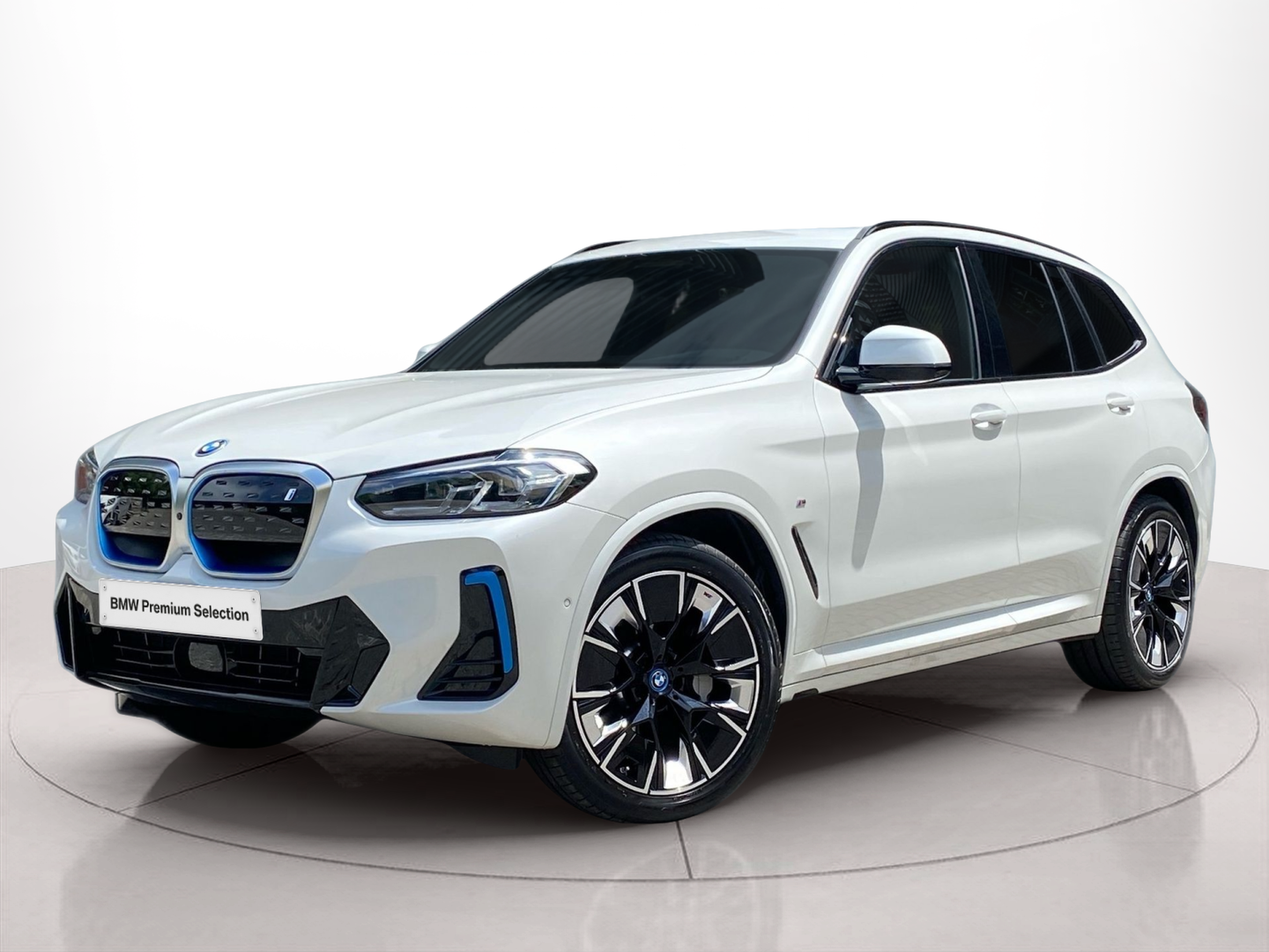 Fotos de BMW iX3 iX3 80 kWh color Blanco. Año 2023. 210KW(286CV). Elétrico. En concesionario Caetano Baviera Faro de Faro