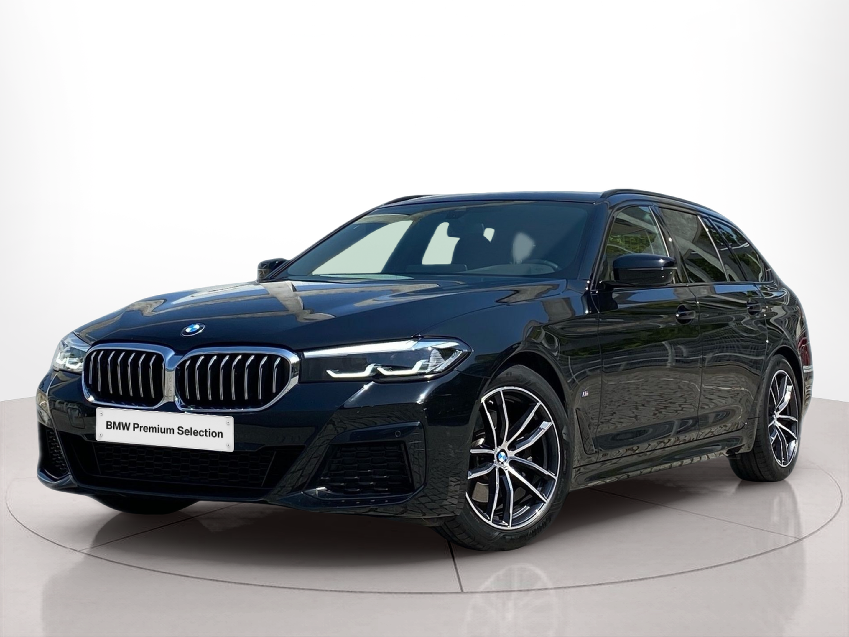 Fotos de BMW Série 5 520d Touring color Negro. Año 2024. 140KW(190CV). Diesel. En concesionario Caetano Baviera Lisboa de Lisboa