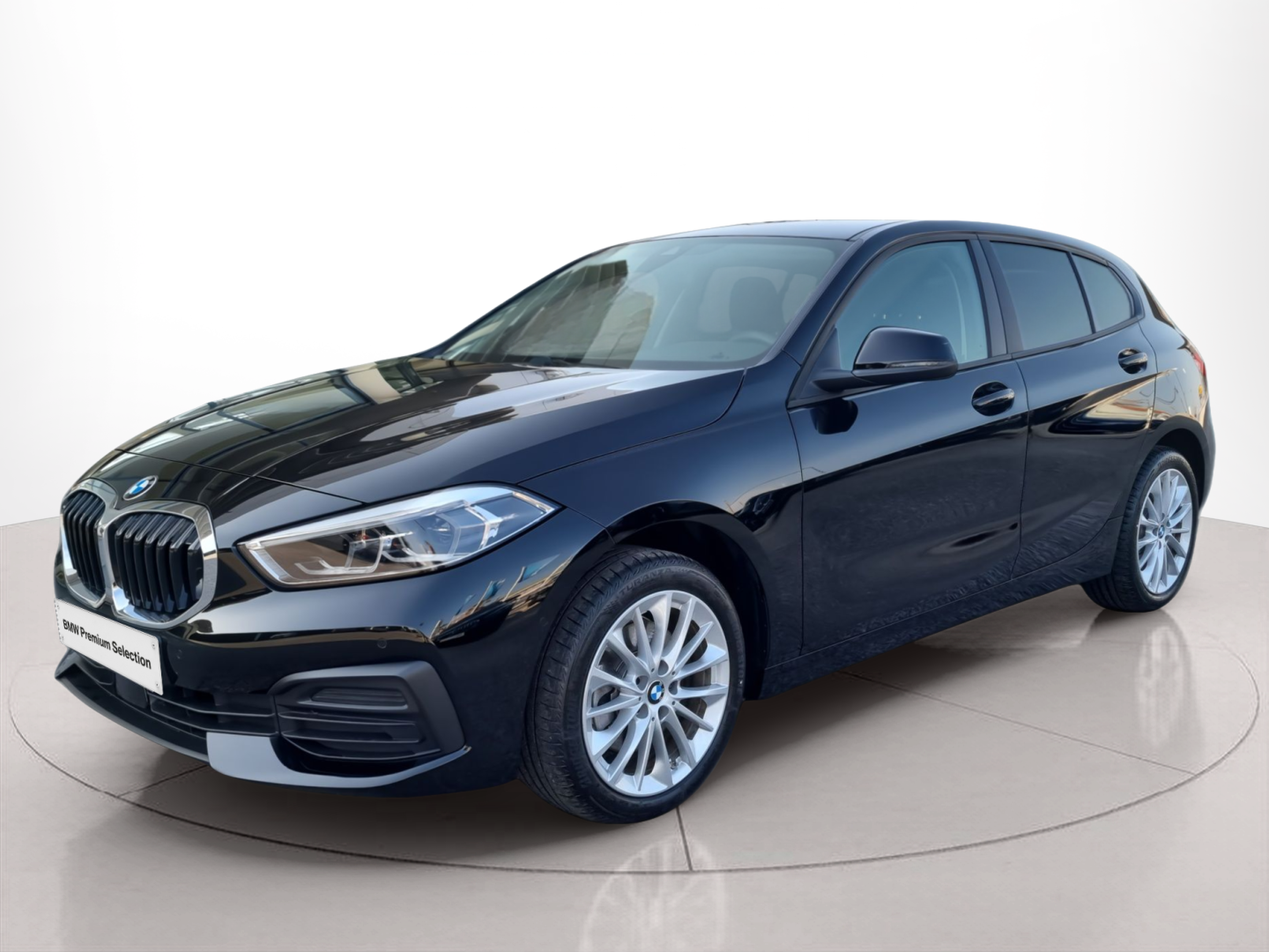 Fotos de BMW Série 1 116d color Negro. Año 2024. 85KW(116CV). Diesel. En concesionario Caetano Baviera Santa Maria da Feira de Santa Maria da Feira