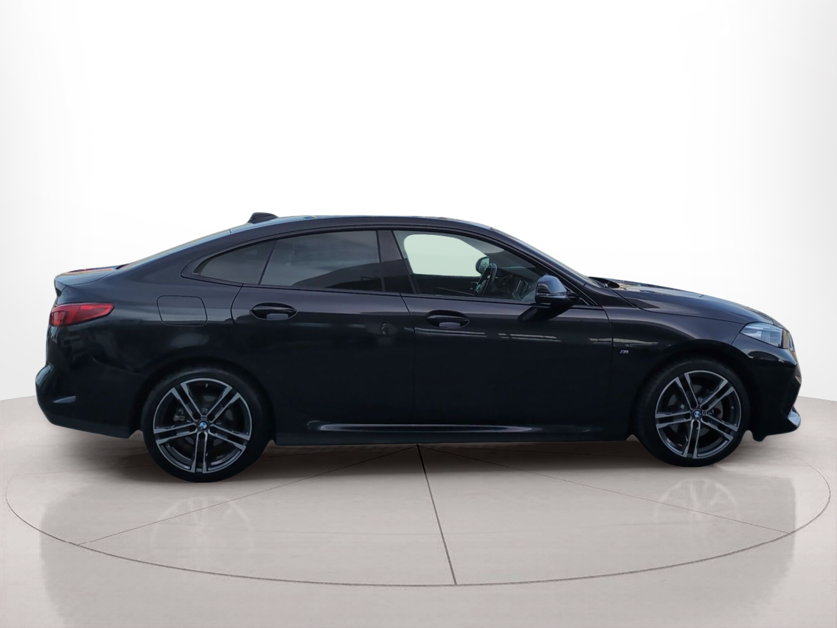 BMW Série 2 216d Gran Coupe color Negro. Año 2024. 85KW(116CV). Diesel. En concesionario Caetano Baviera Aveiro de Aveiro