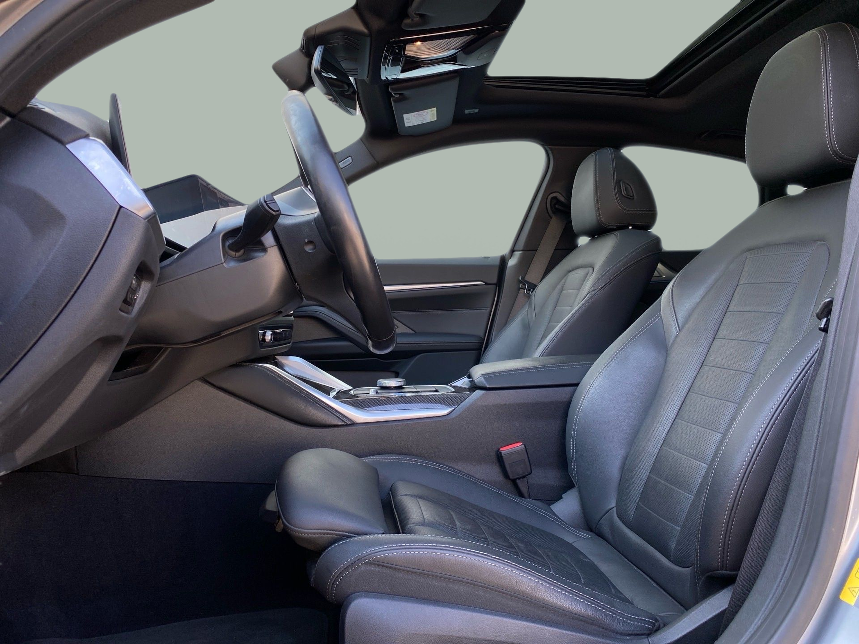 BMW i4 i4 M50 color Gris. Año 2023. 400KW(544CV). Elétrico. En concesionario Caetano Baviera Lisboa de Lisboa