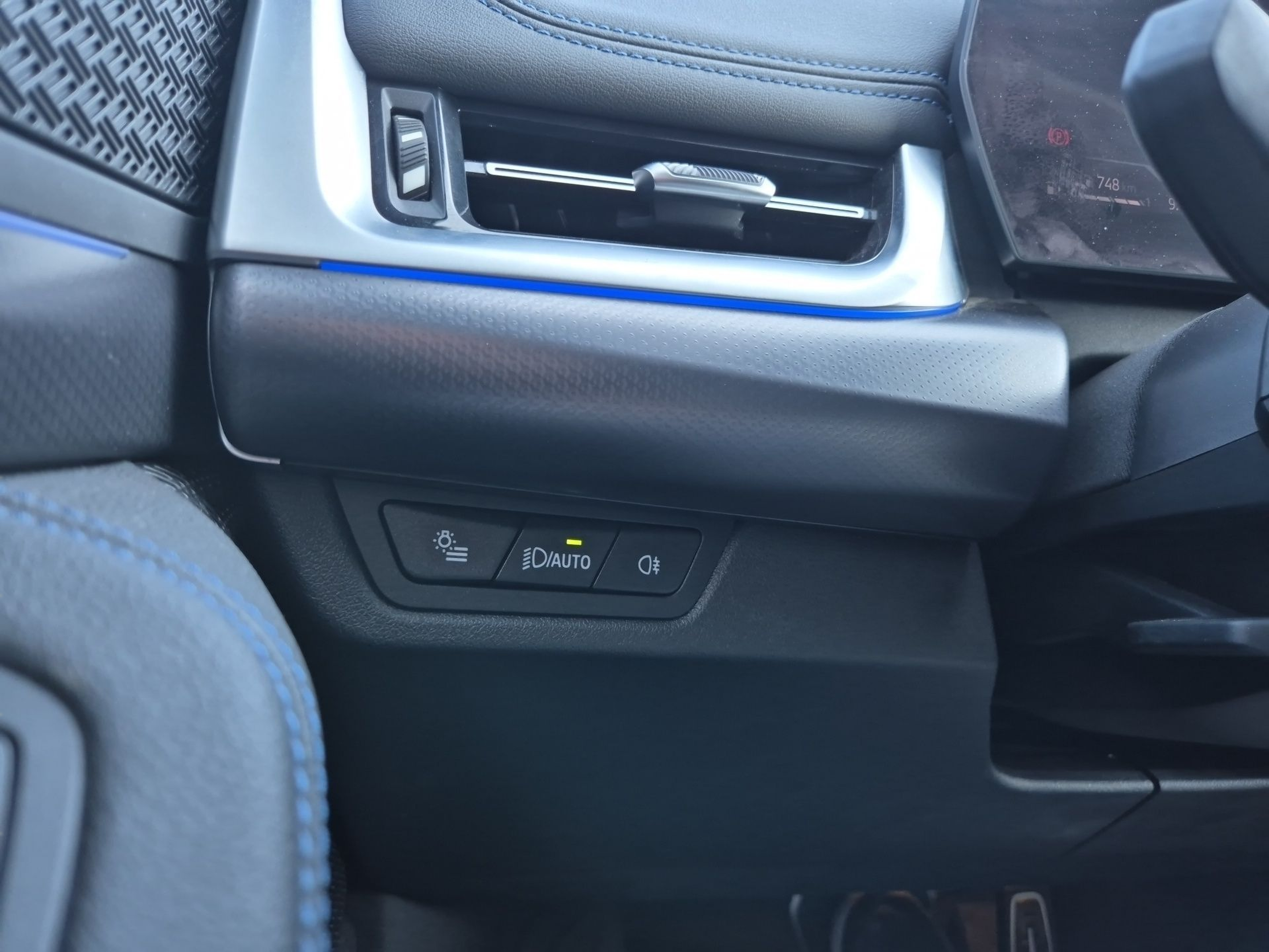 BMW Série 2 230xe Active Tourer color Negro. Año 2023. 240KW(326CV). Elétrico / Gasolina Híbrido. En concesionario Caetano Baviera Santa Maria da Feira de Santa Maria da Feira