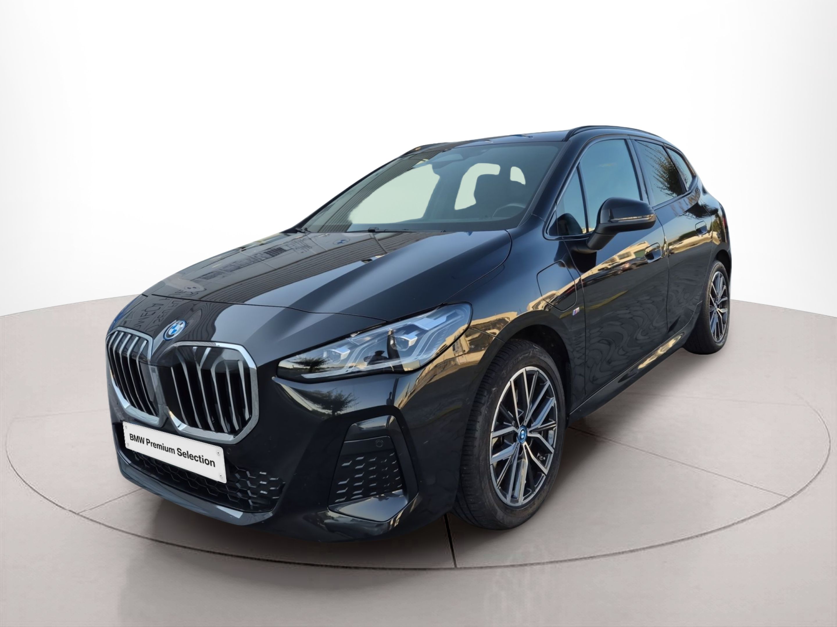 Fotos de BMW Série 2 230xe Active Tourer color Negro. Año 2023. 240KW(326CV). Elétrico / Gasolina Híbrido. En concesionario Caetano Baviera Santa Maria da Feira de Santa Maria da Feira
