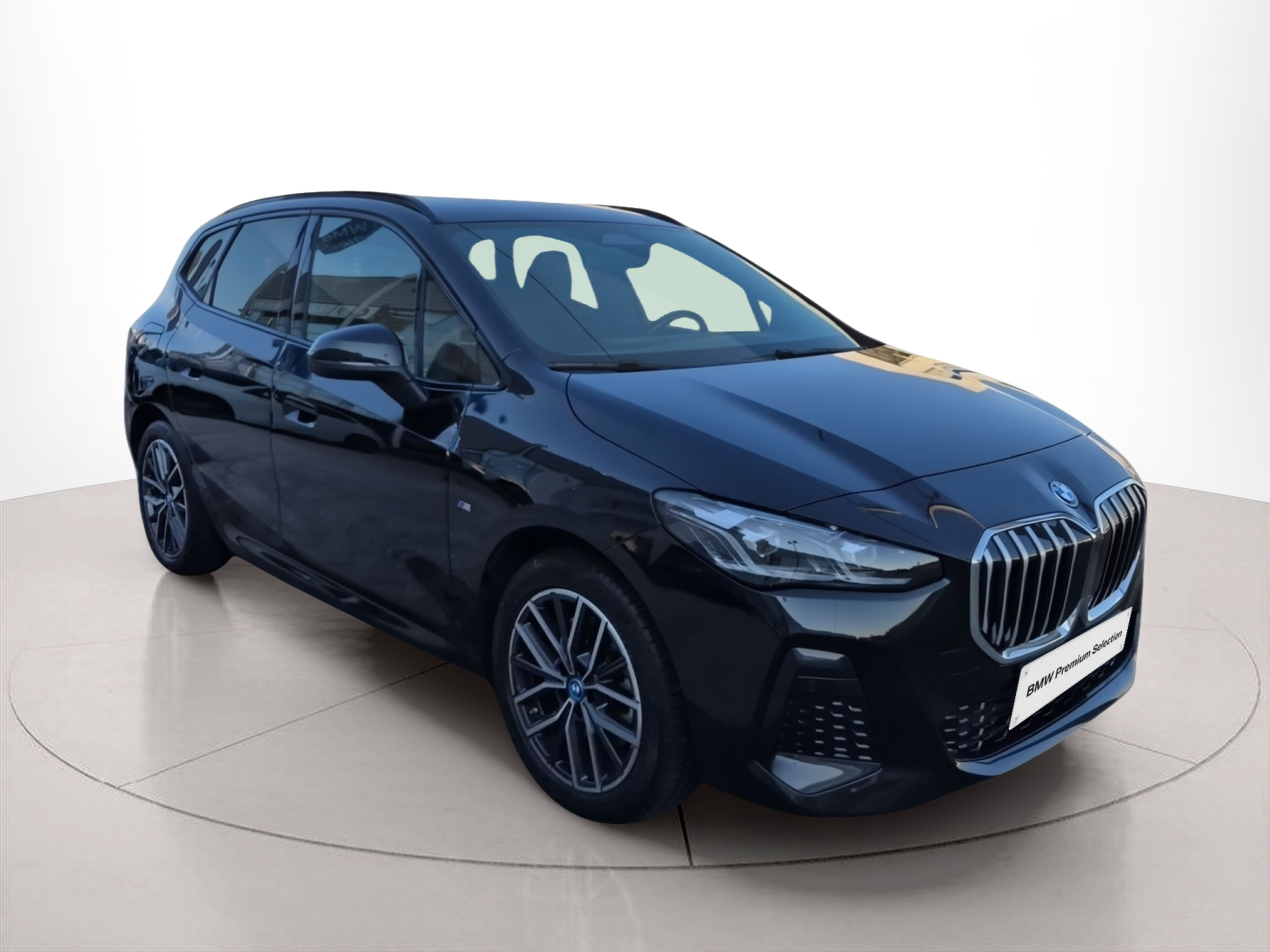 BMW Série 2 230xe Active Tourer color Negro. Año 2023. 240KW(326CV). Elétrico / Gasolina Híbrido. En concesionario Caetano Baviera Santa Maria da Feira de Santa Maria da Feira