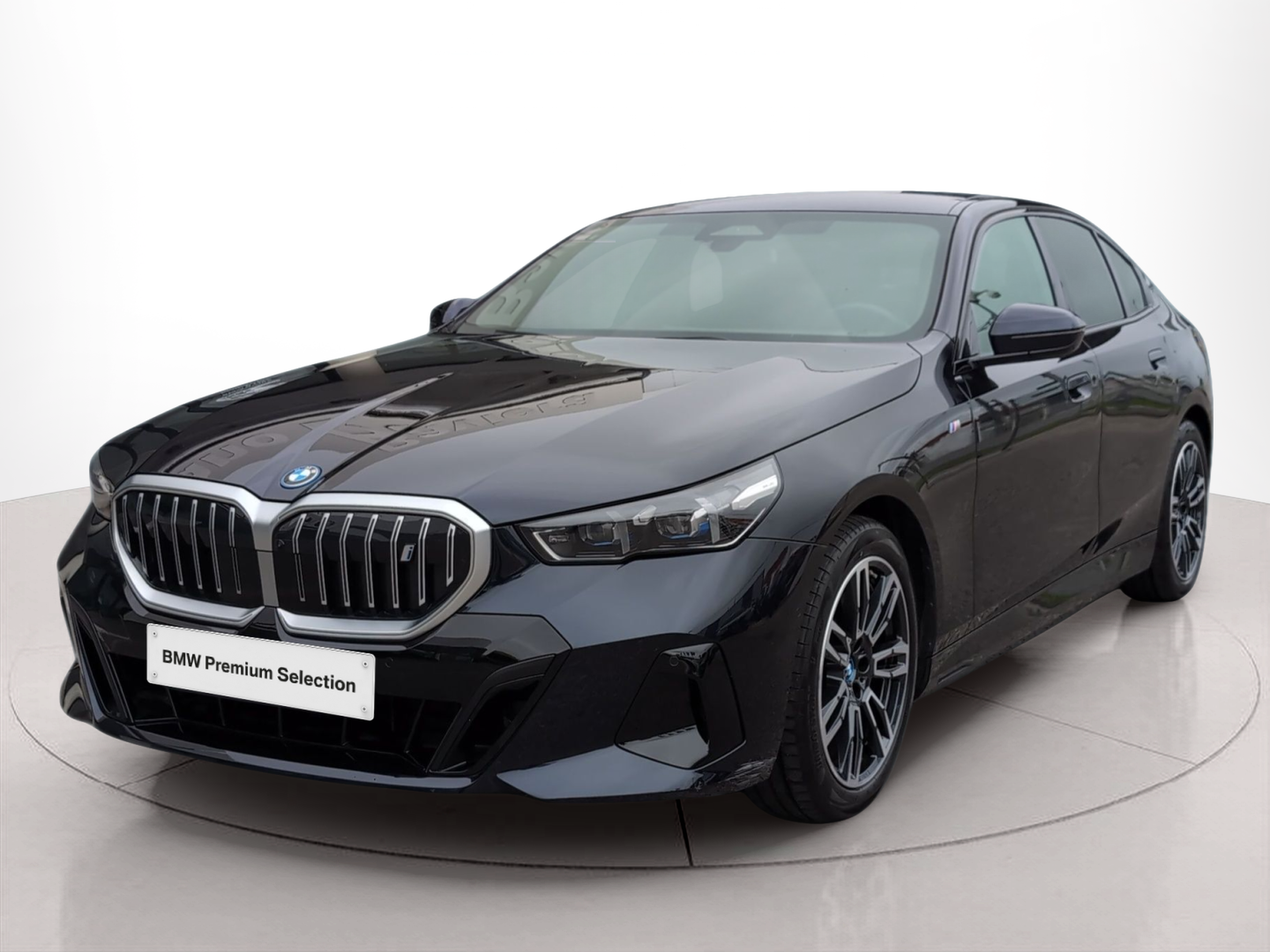 Fotos de BMW i5 eDrive40 color Negro. Año 2024. 250KW(340CV). Elétrico. En concesionario Caetano Baviera Santa Maria da Feira de Santa Maria da Feira