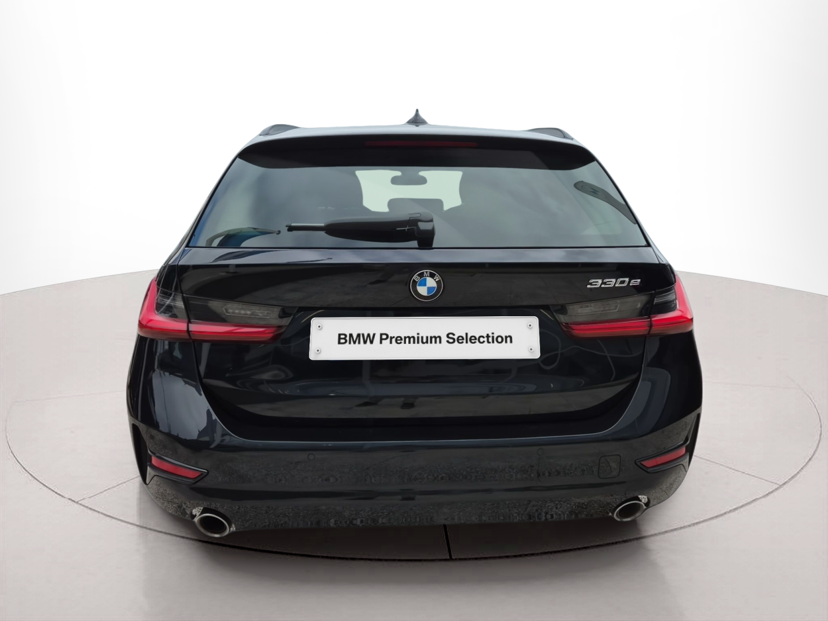 BMW Série 3 330e Touring color Negro. Año 2021. 215KW(292CV). Elétrico / Gasolina Híbrido. En concesionario Caetano Baviera Santa Maria da Feira de Santa Maria da Feira