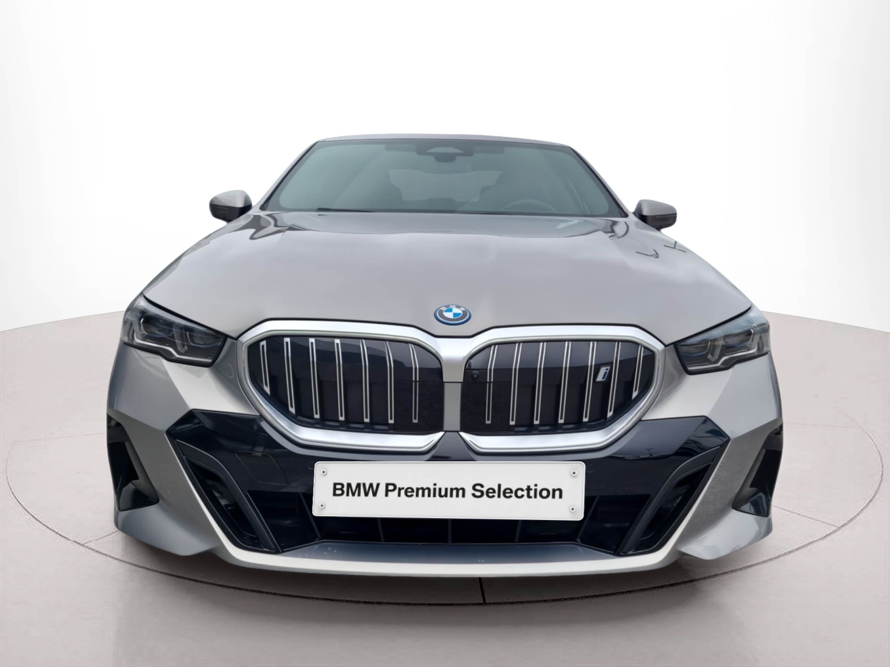 Fotos de BMW i5 eDrive40 color Gris. Año 2024. 250KW(340CV). Elétrico. En concesionario Caetano Baviera Aveiro de Aveiro