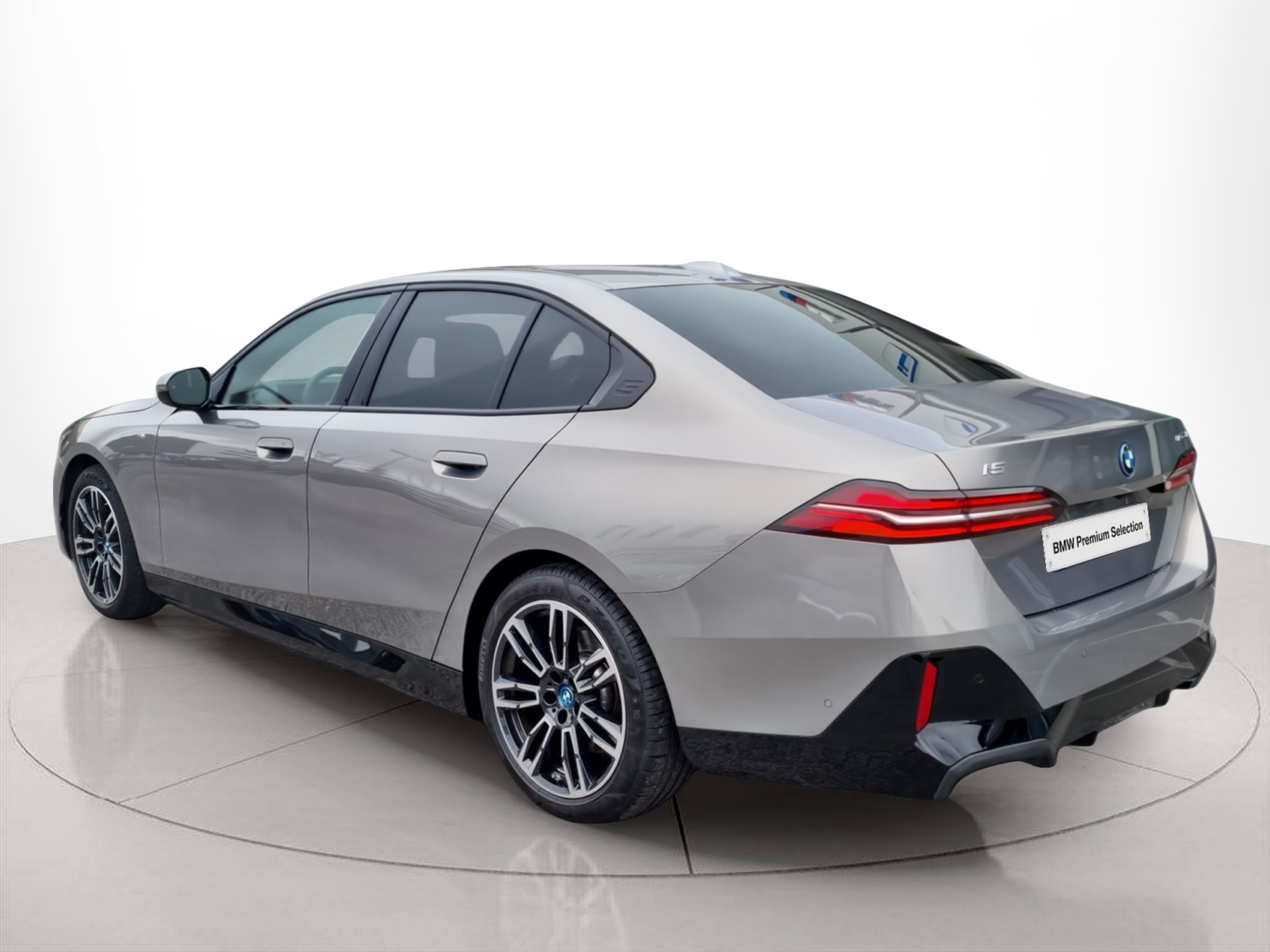 BMW i5 eDrive40 color Gris. Año 2024. 250KW(340CV). Elétrico. En concesionario Caetano Baviera Aveiro de Aveiro