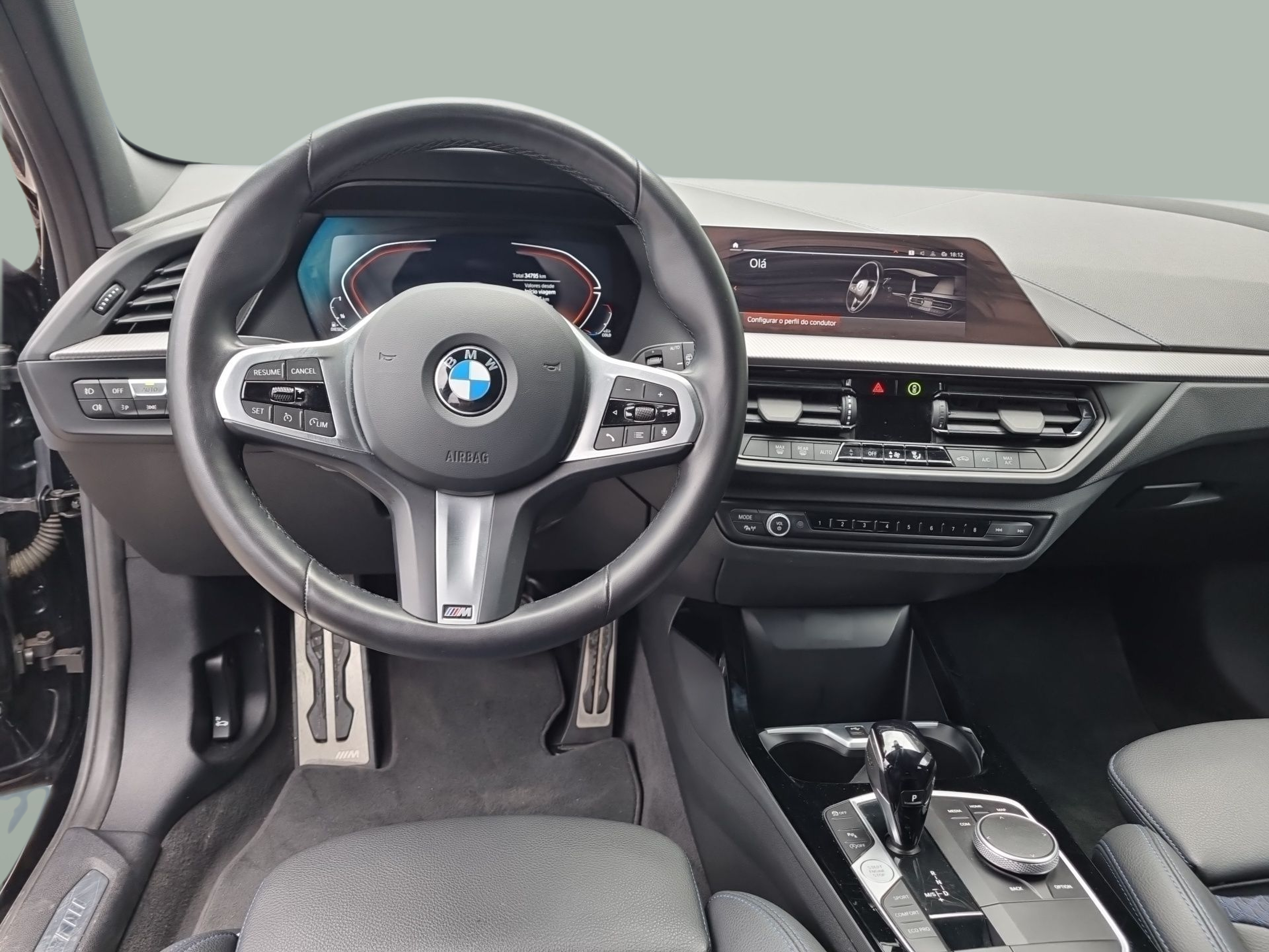 BMW Série 1 116d color Negro. Año 2024. 85KW(116CV). Diesel. En concesionario Caetano Baviera Aveiro de Aveiro